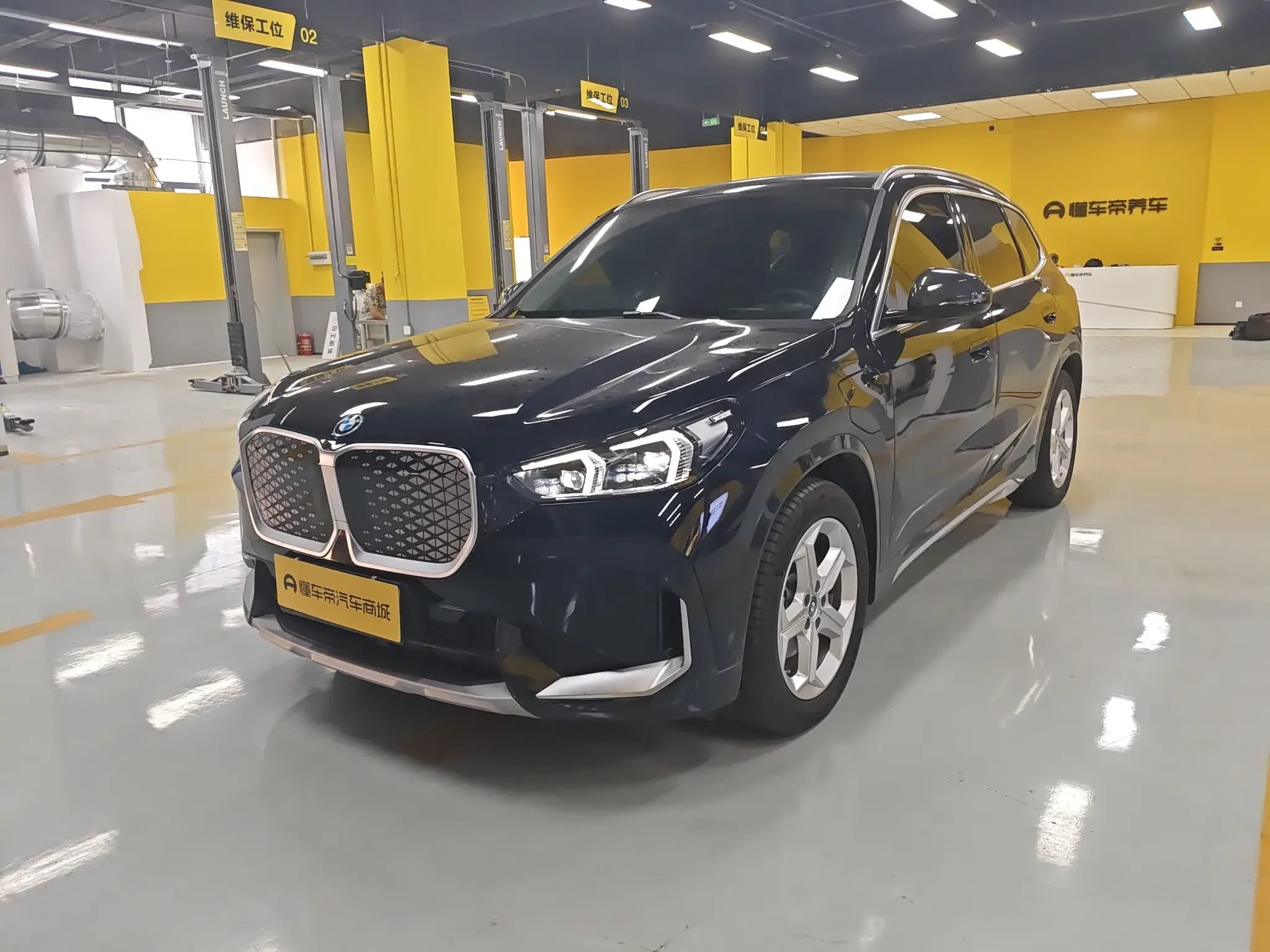 BMW iX1