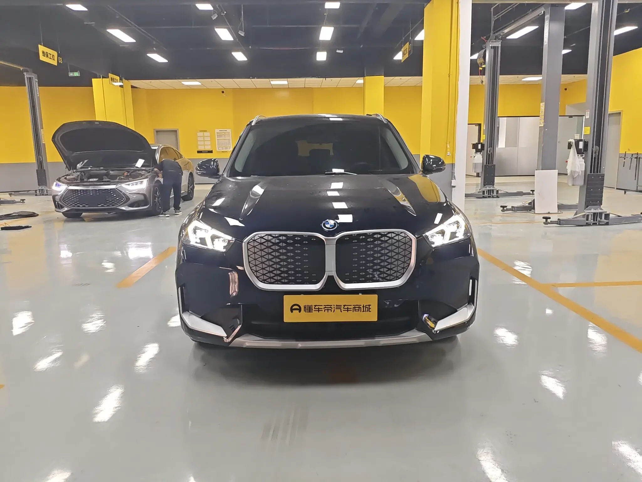 BMW iX1