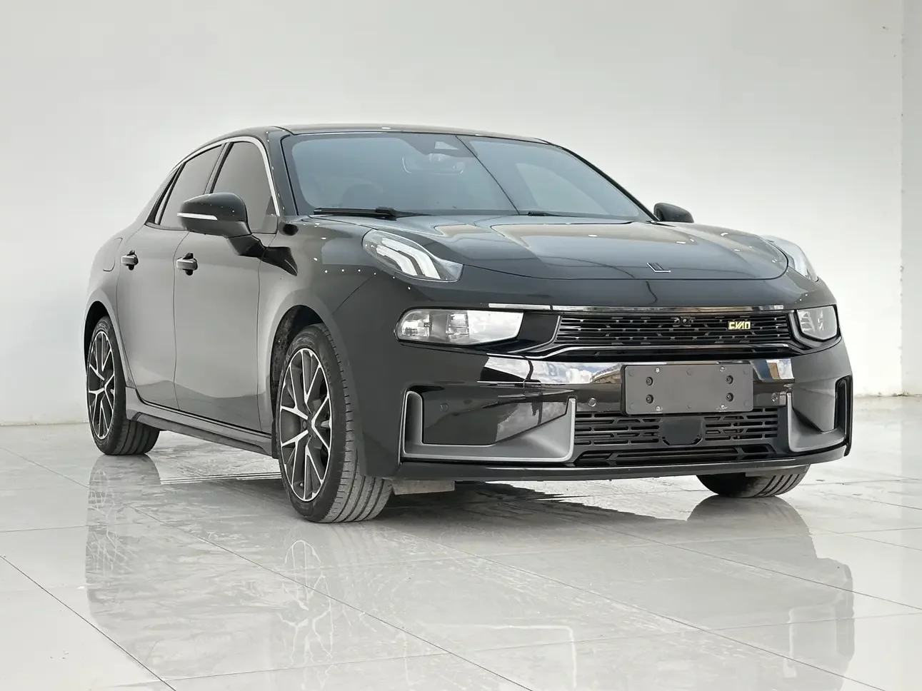Lynk & Co 03