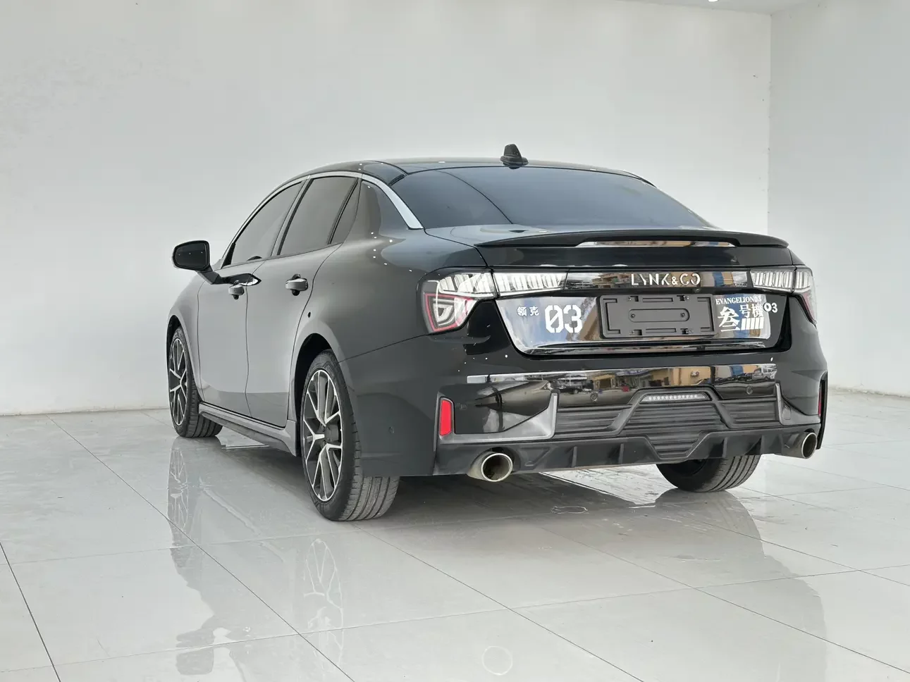 Lynk & Co 03
