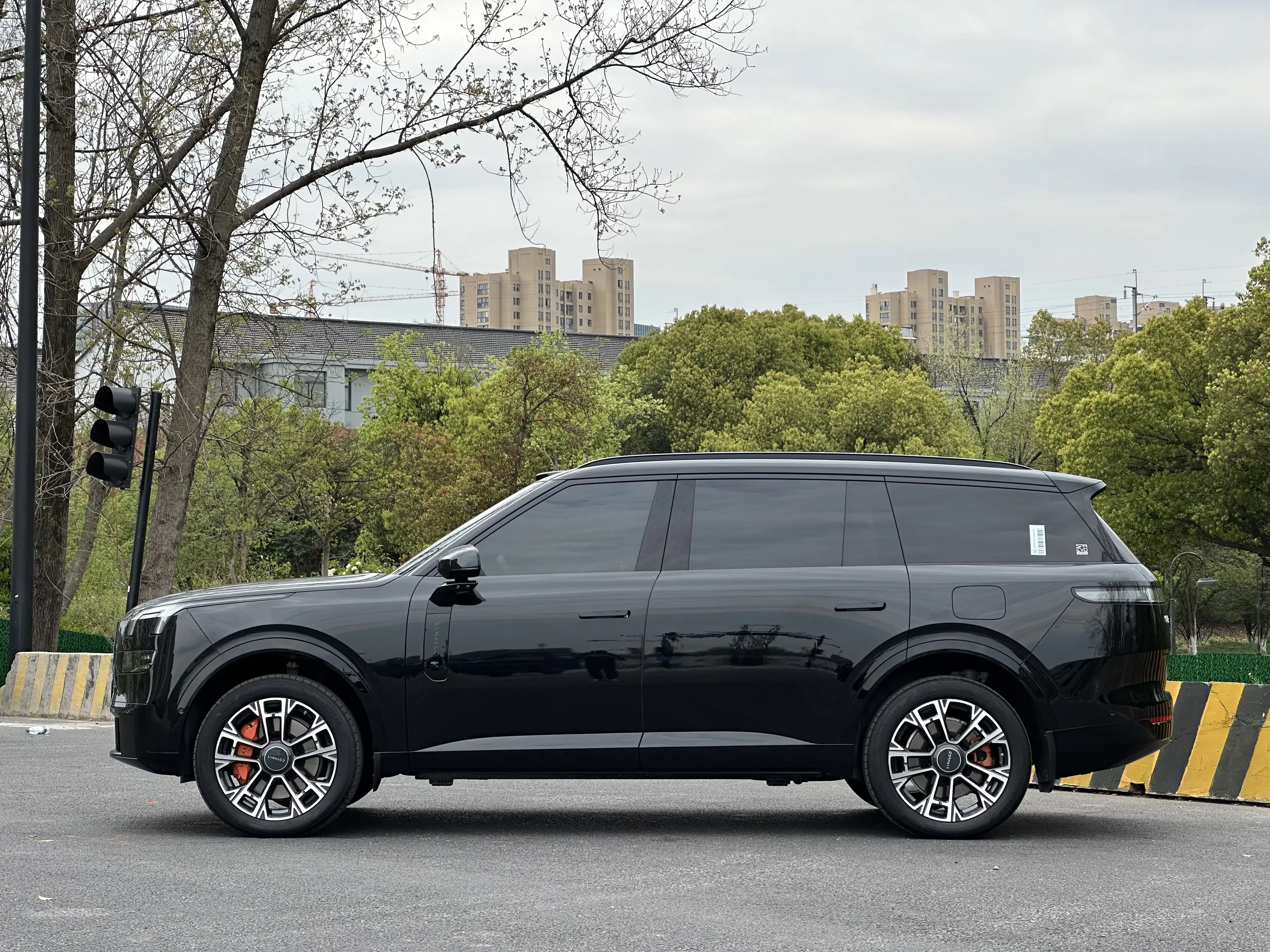 Lynk & Co 900
