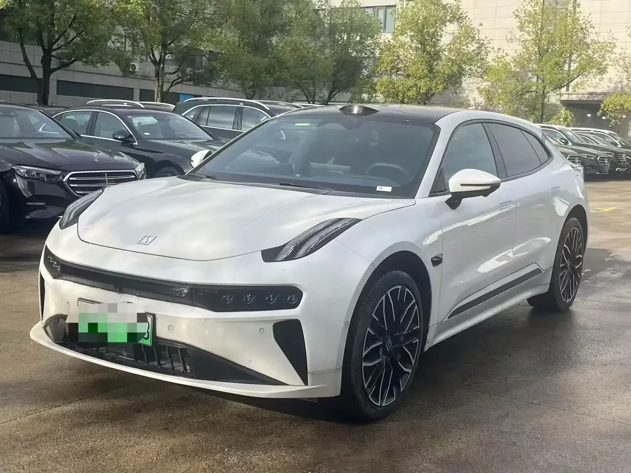 ZEEKR 001