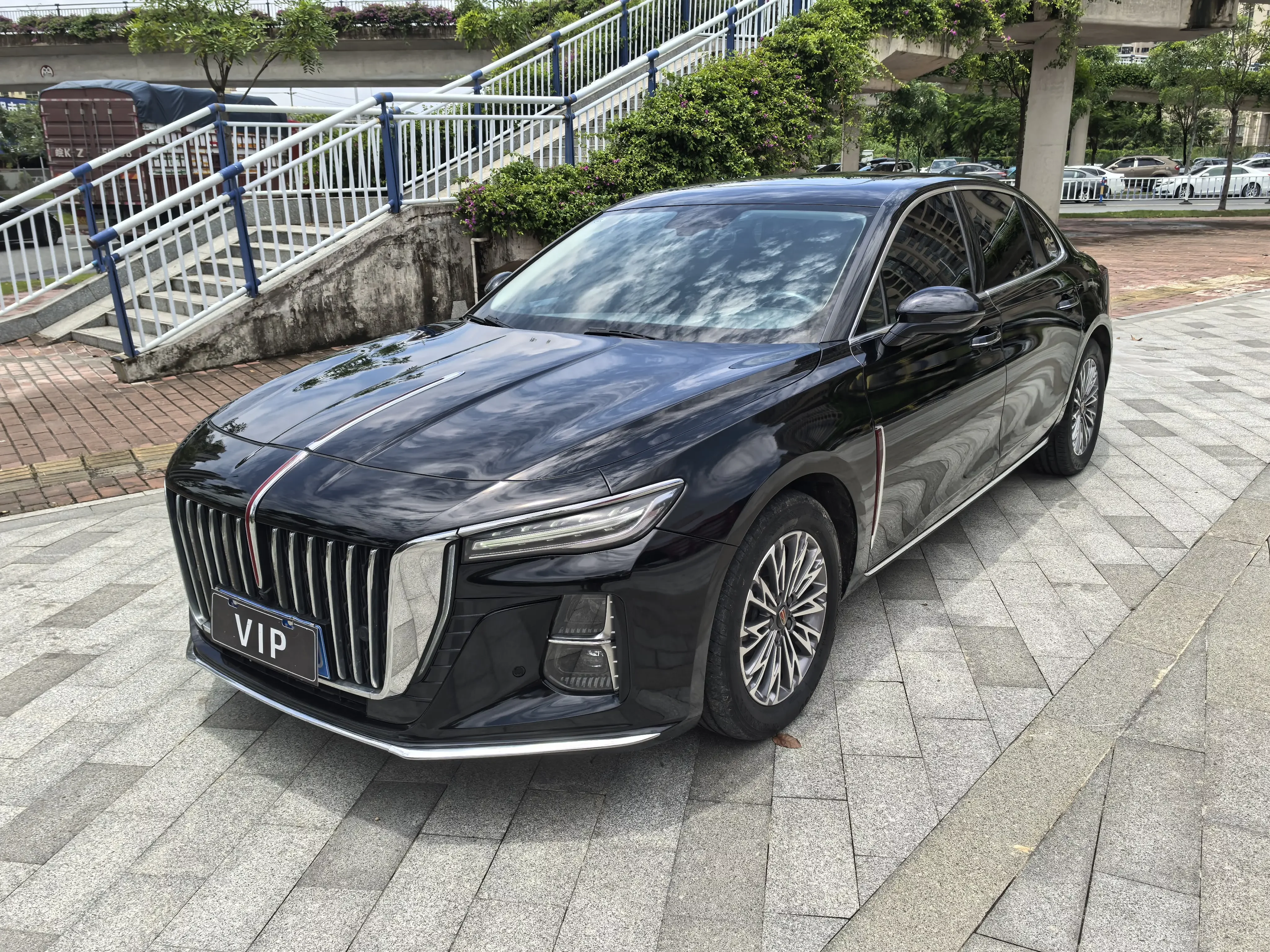 Hongqi H5