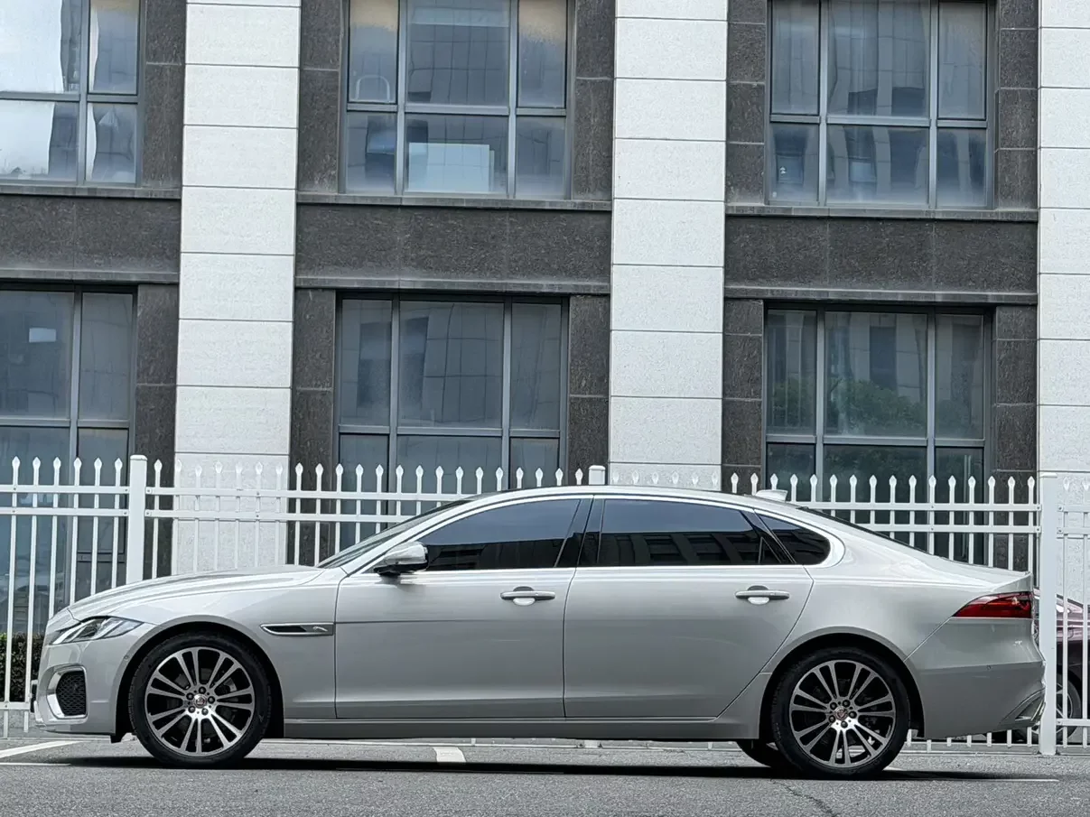 Jaguar XFL