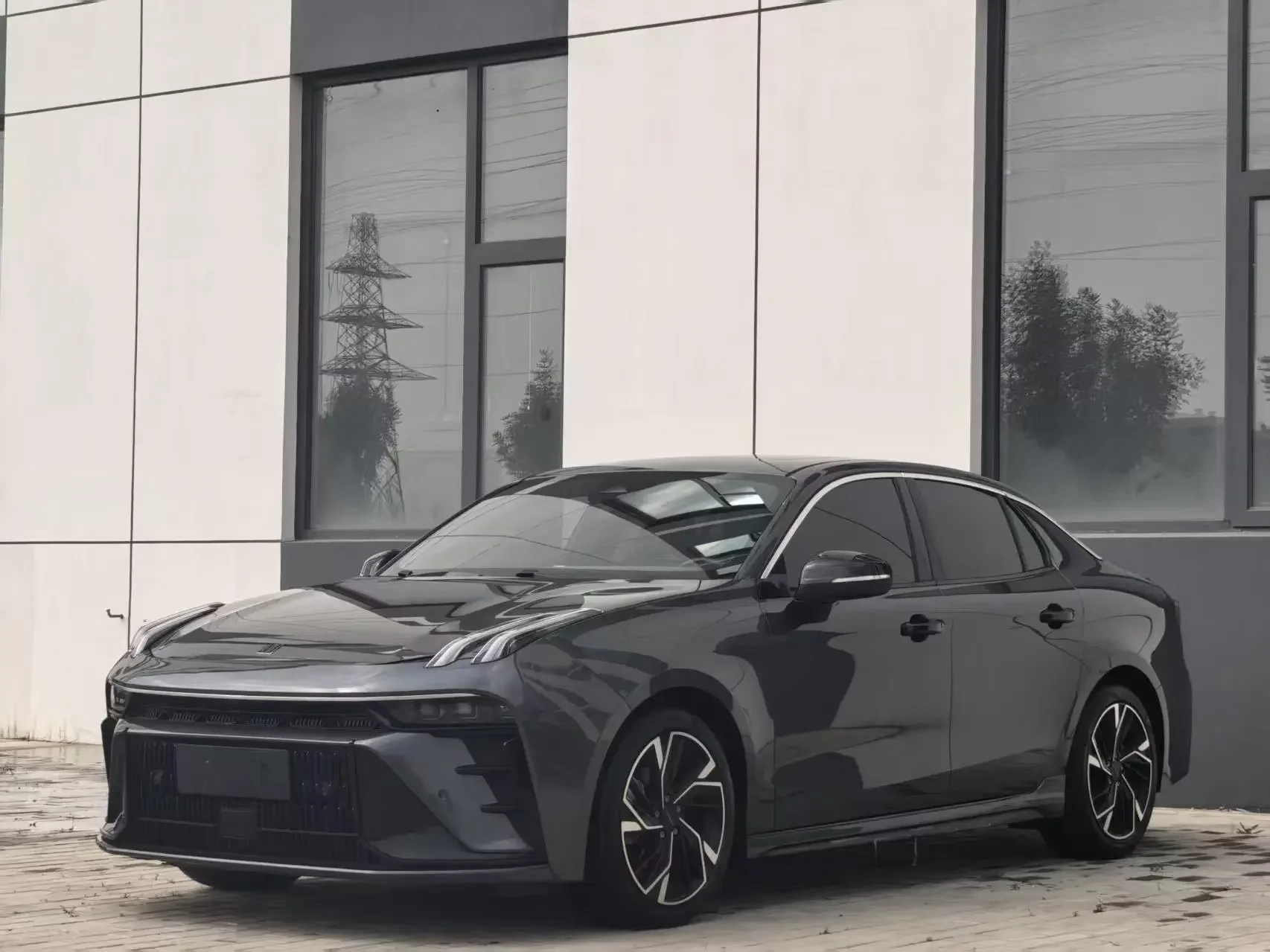 Lynk & Co 03