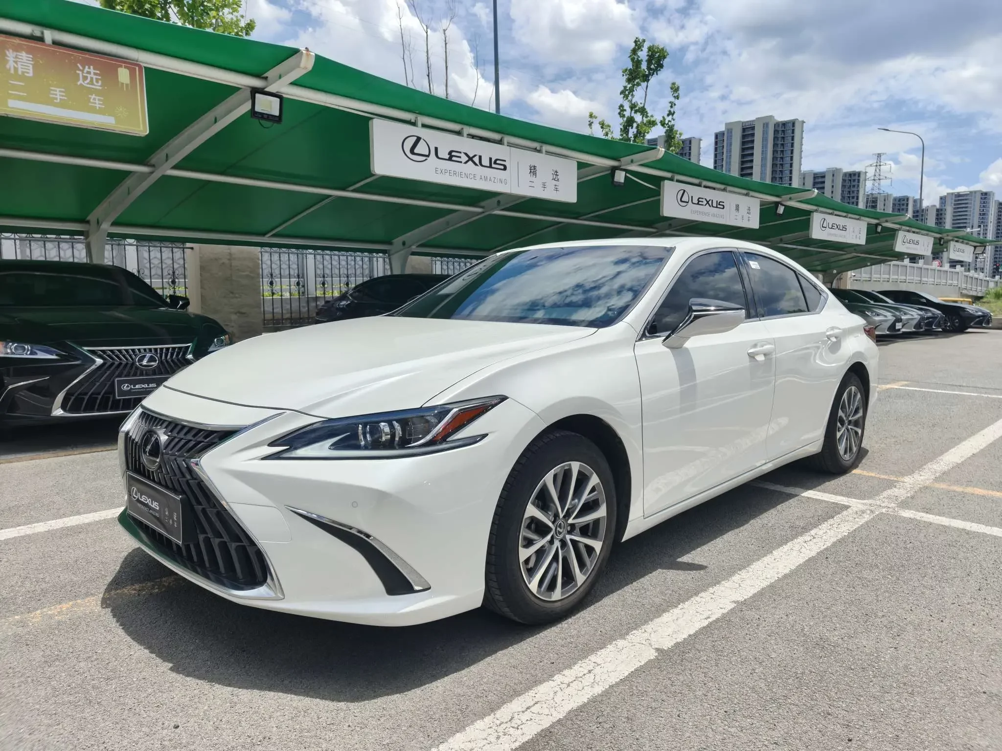 Lexus ES