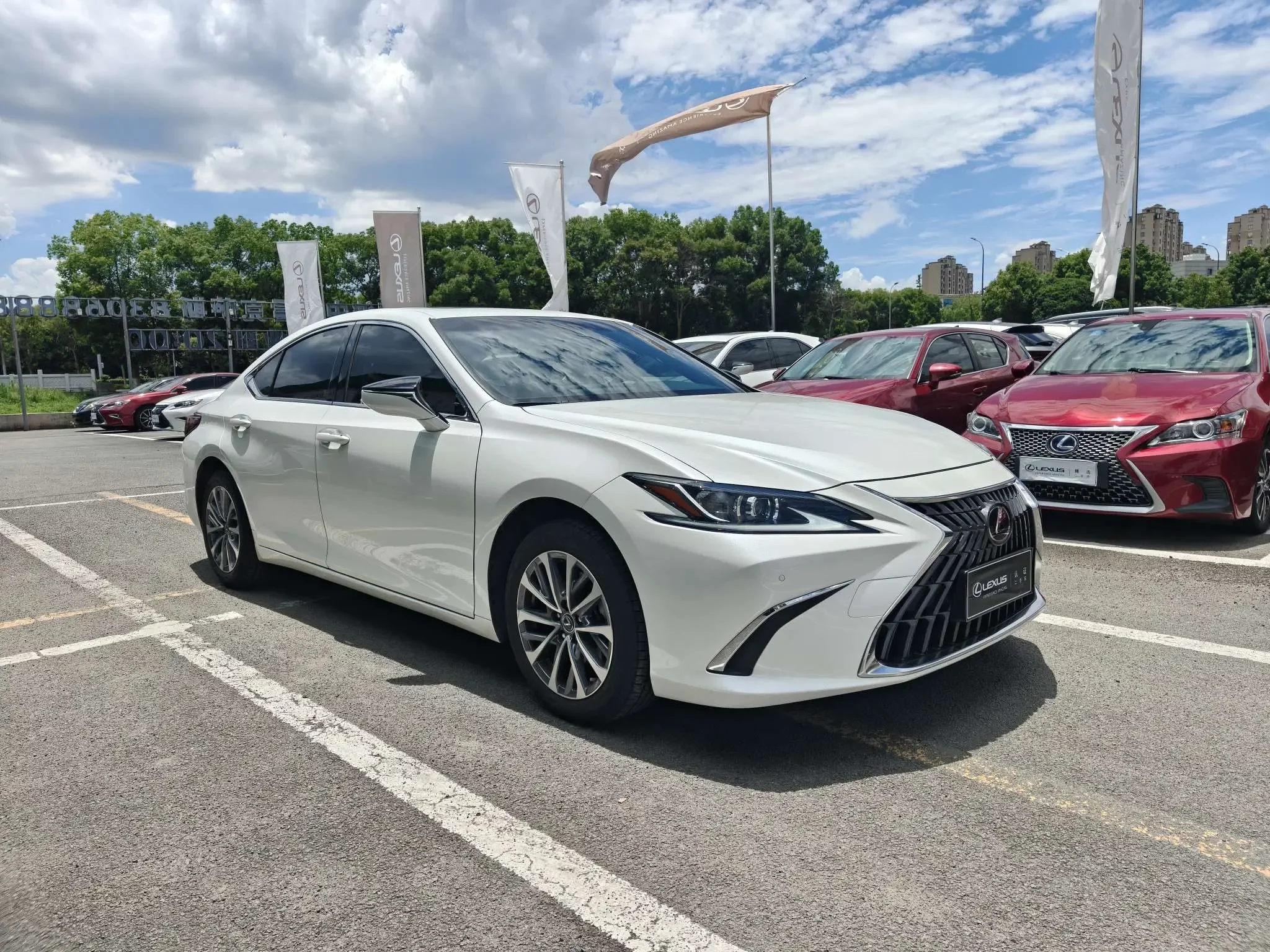 Lexus ES