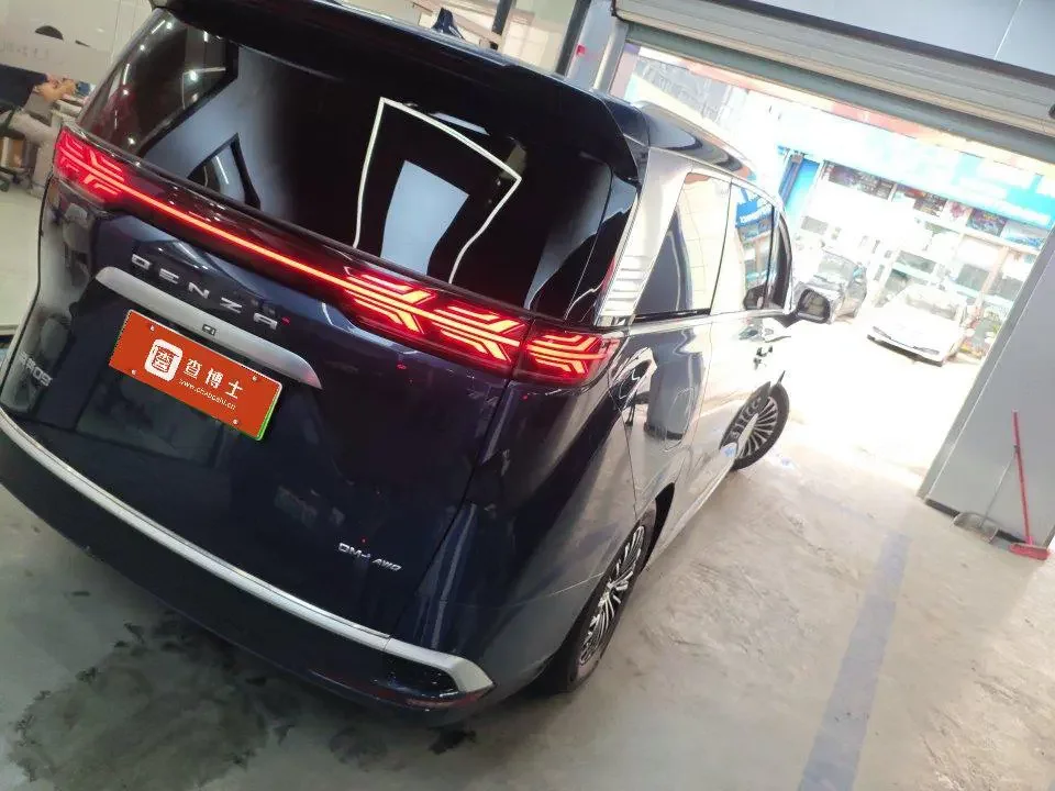 Denza D9 DM