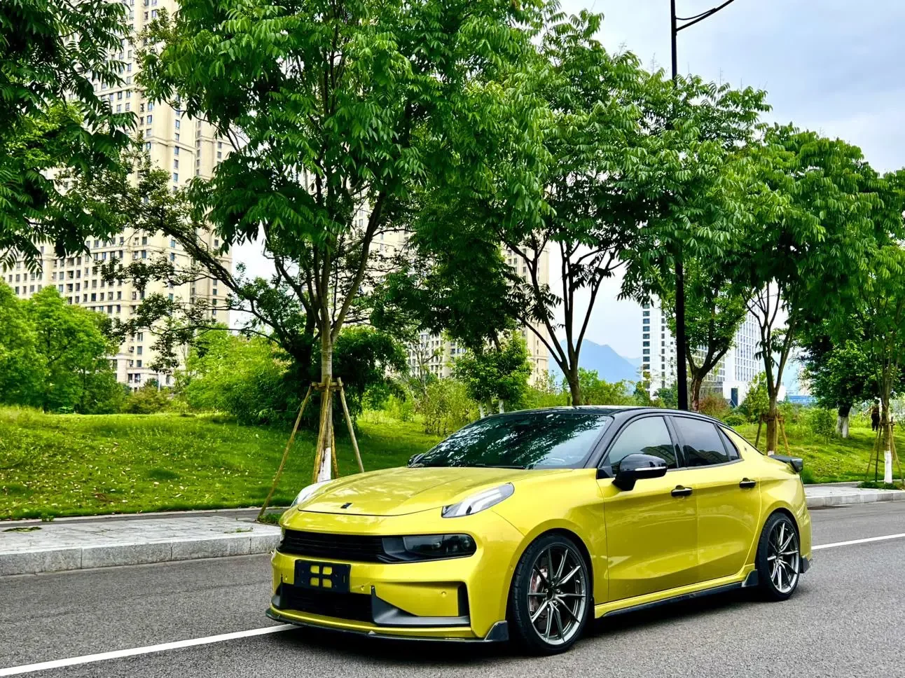Lynk & Co 03