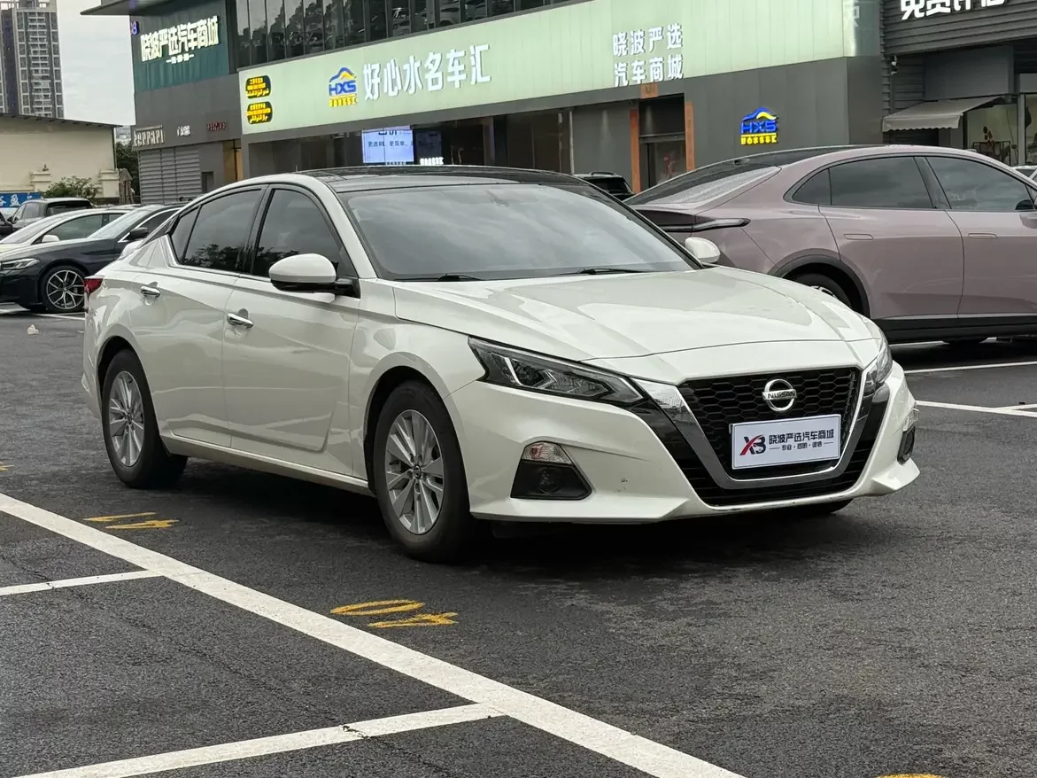 Nissan Altima
