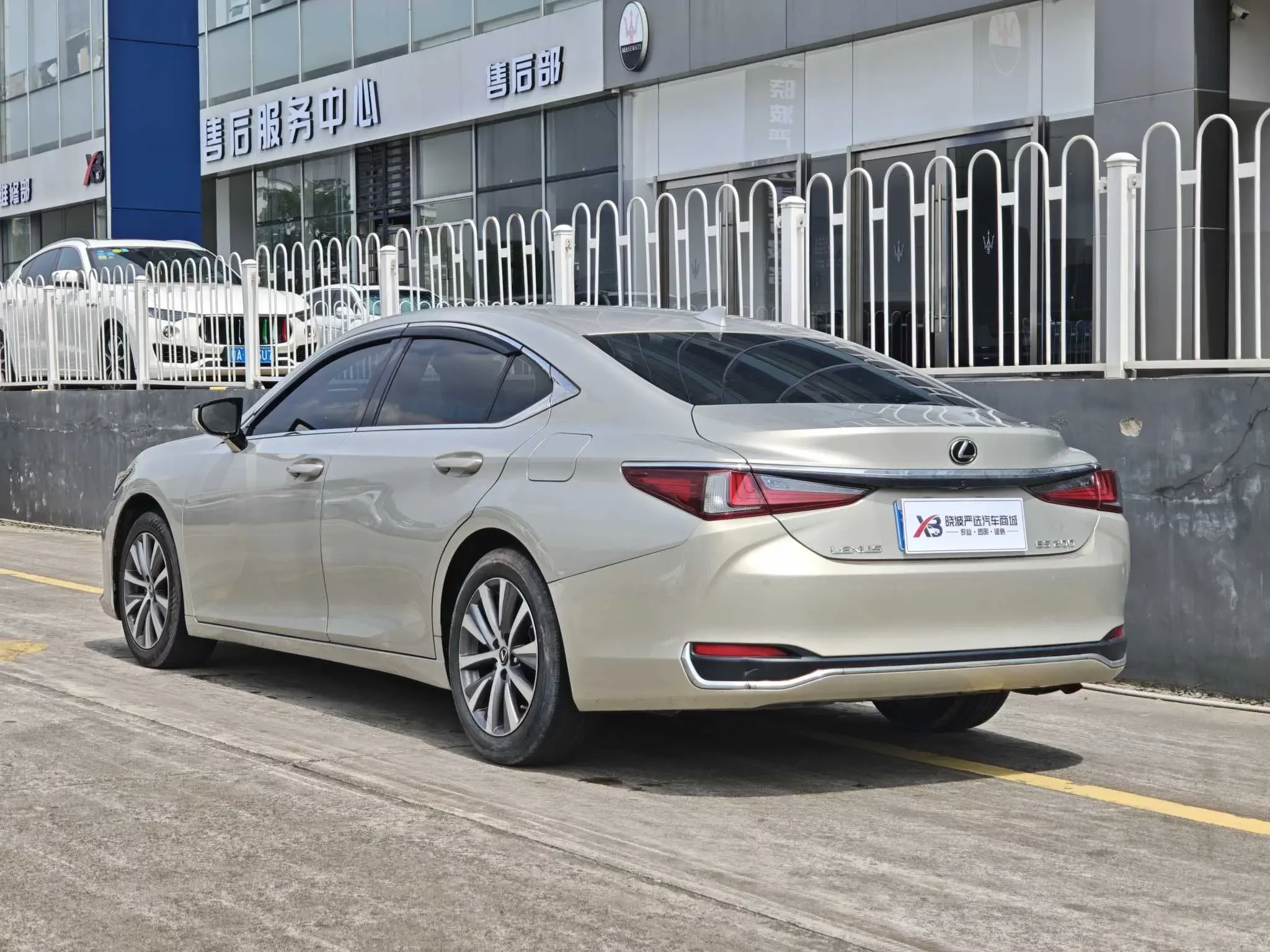 Lexus ES