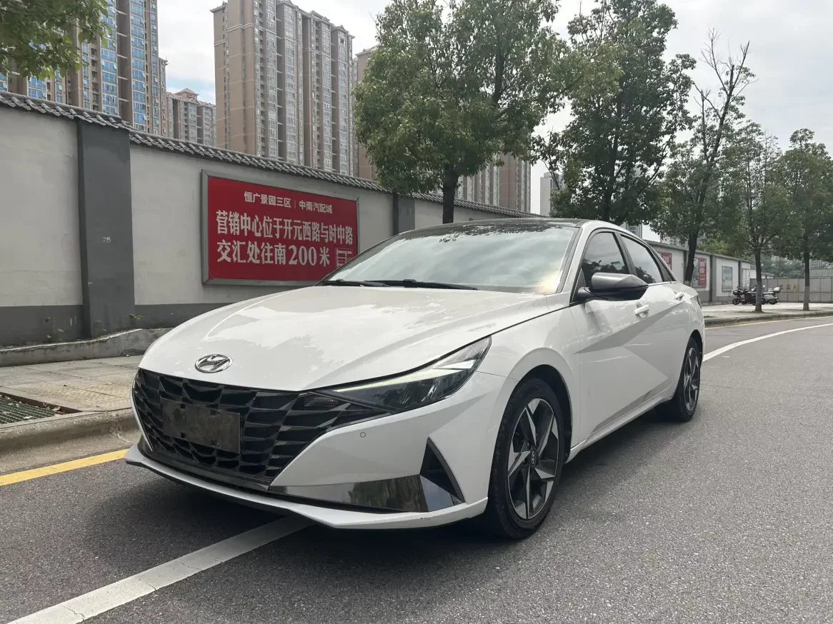 Hyundai Elantra
