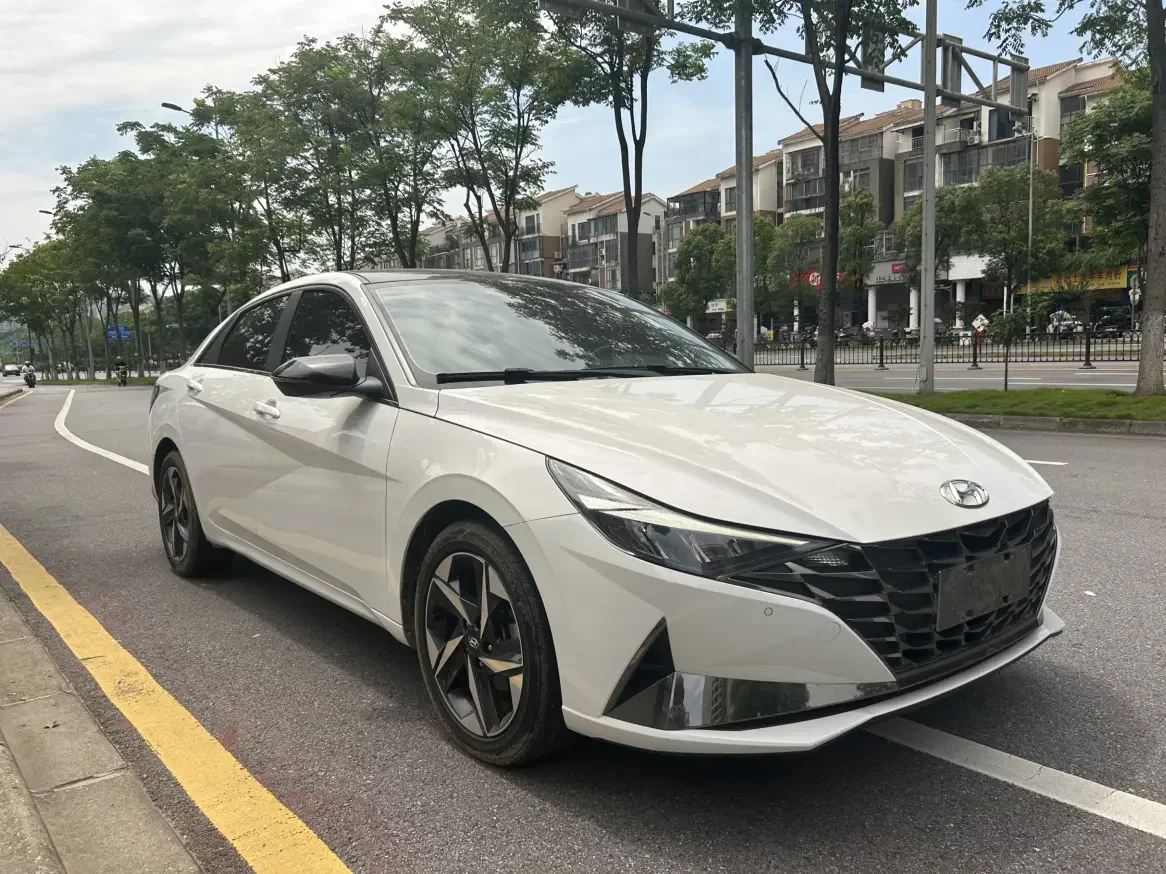 Hyundai Elantra