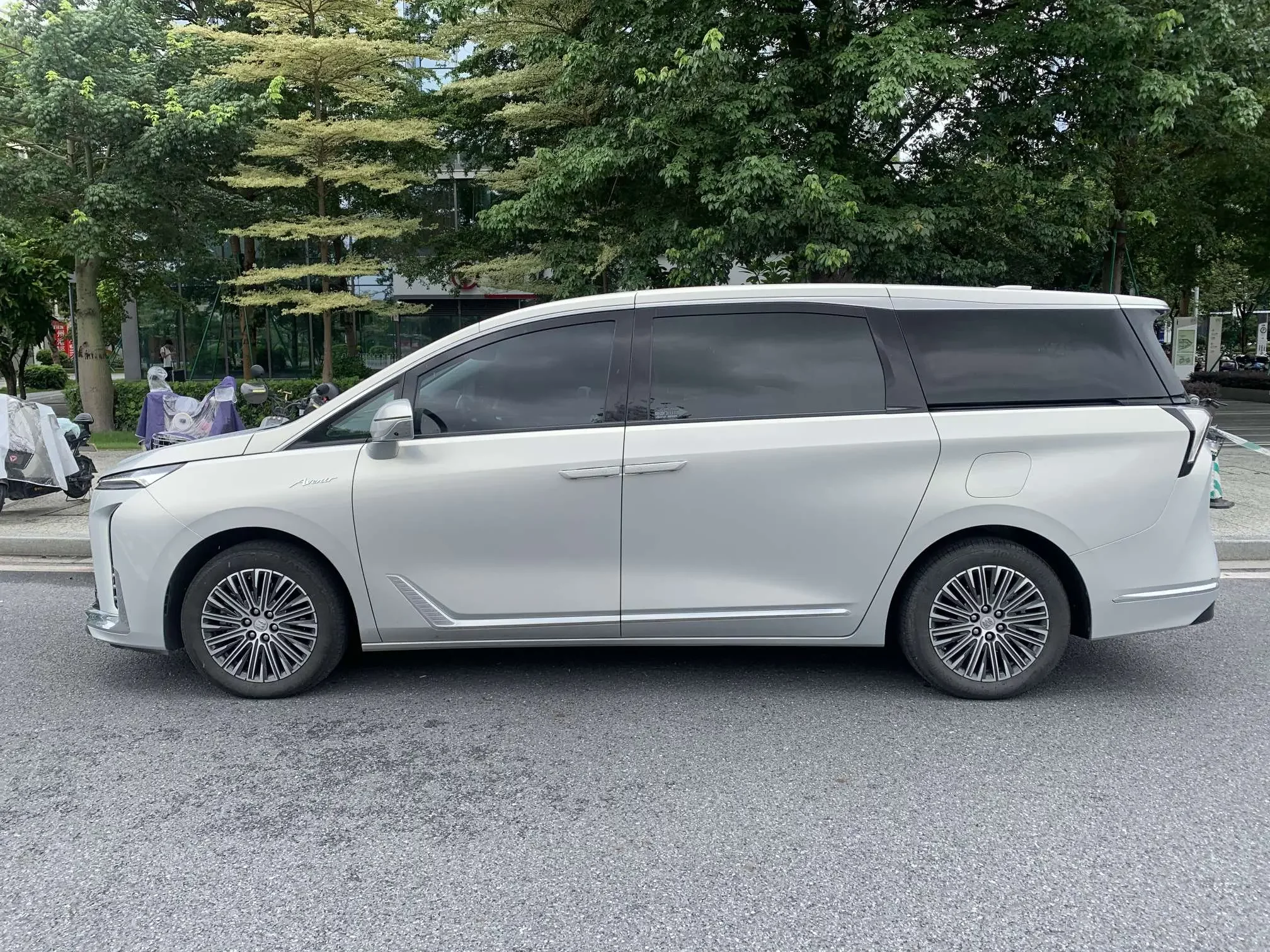 Buick GL8 PHEV