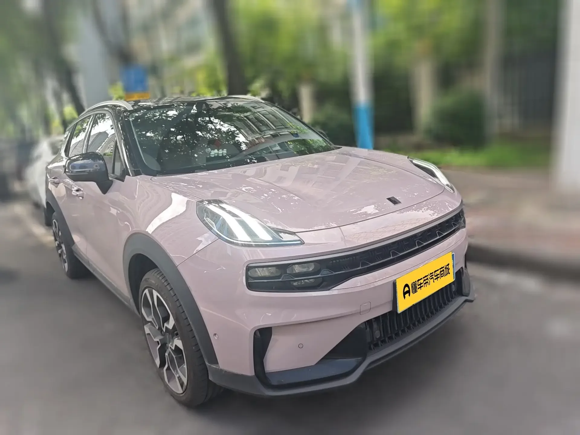 Lynk & Co 06