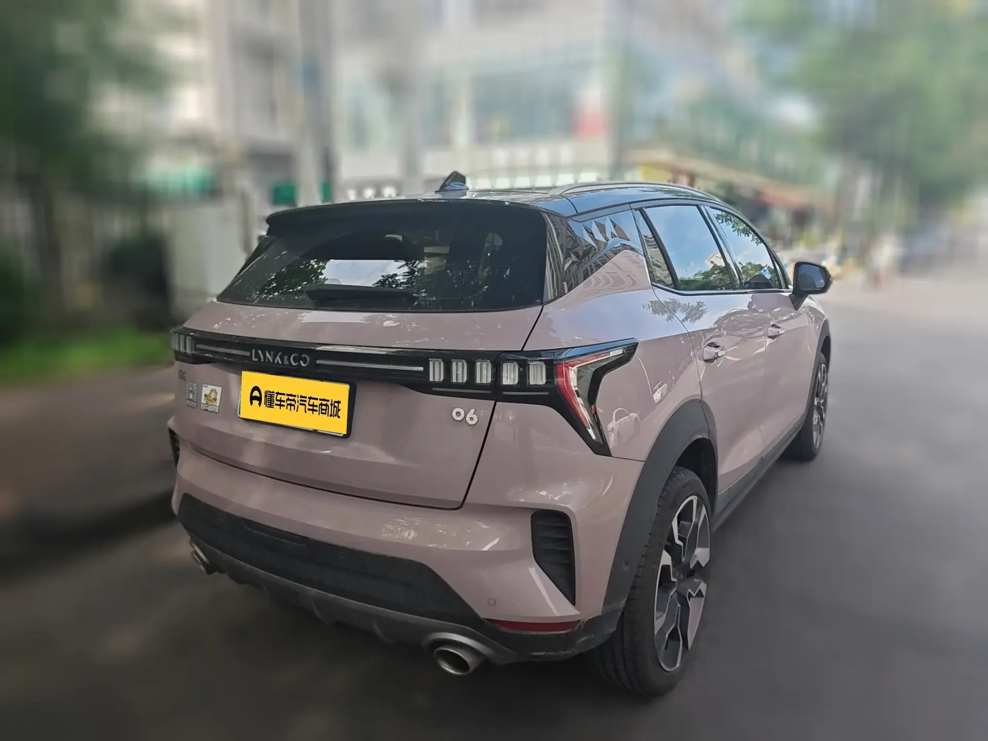 Lynk & Co 06