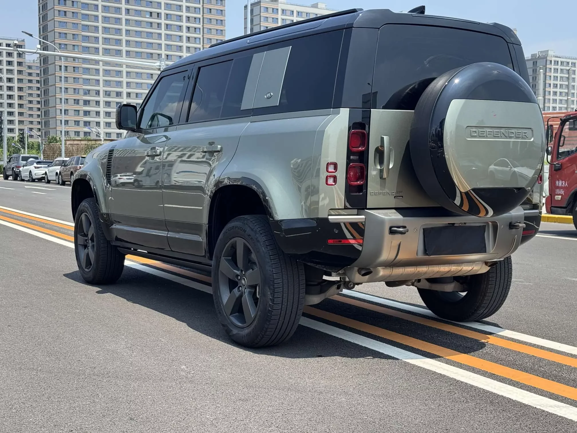 Land Rover guard