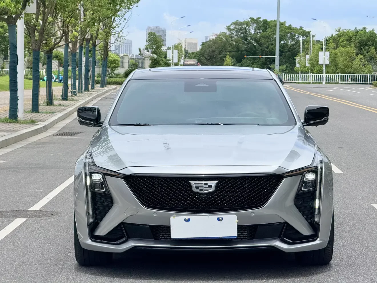 Cadillac CT5  из Китая