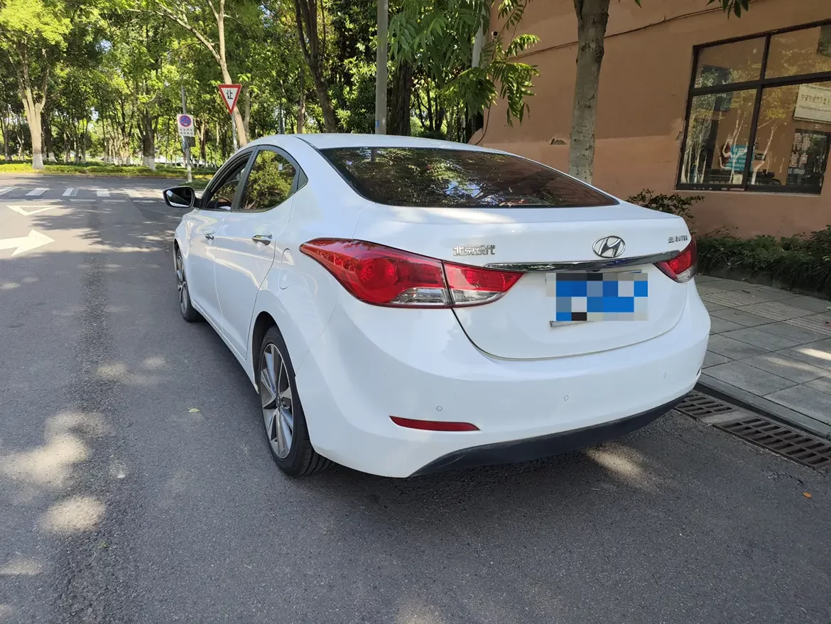 Hyundai Elantra