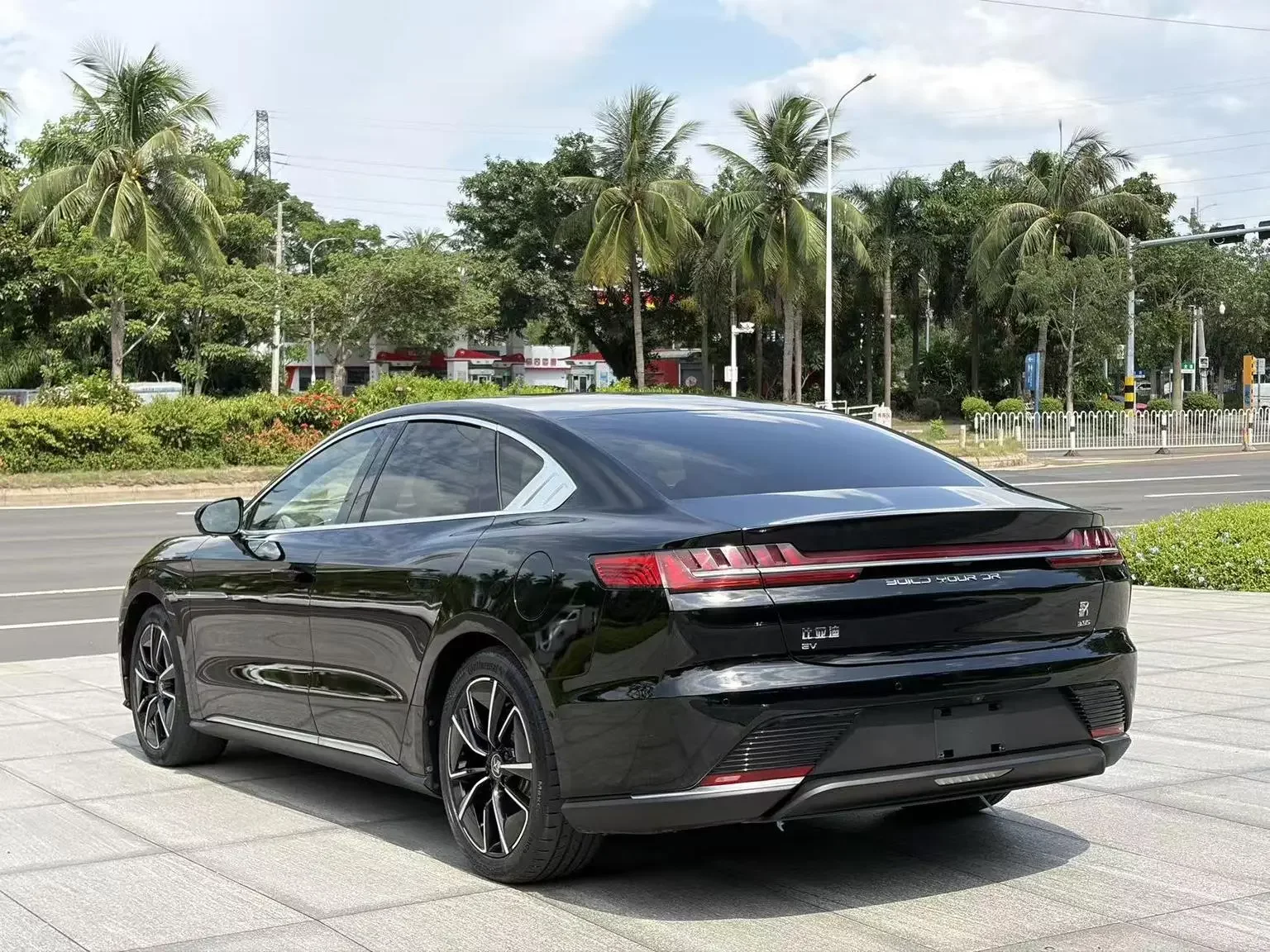 BYD Han EV