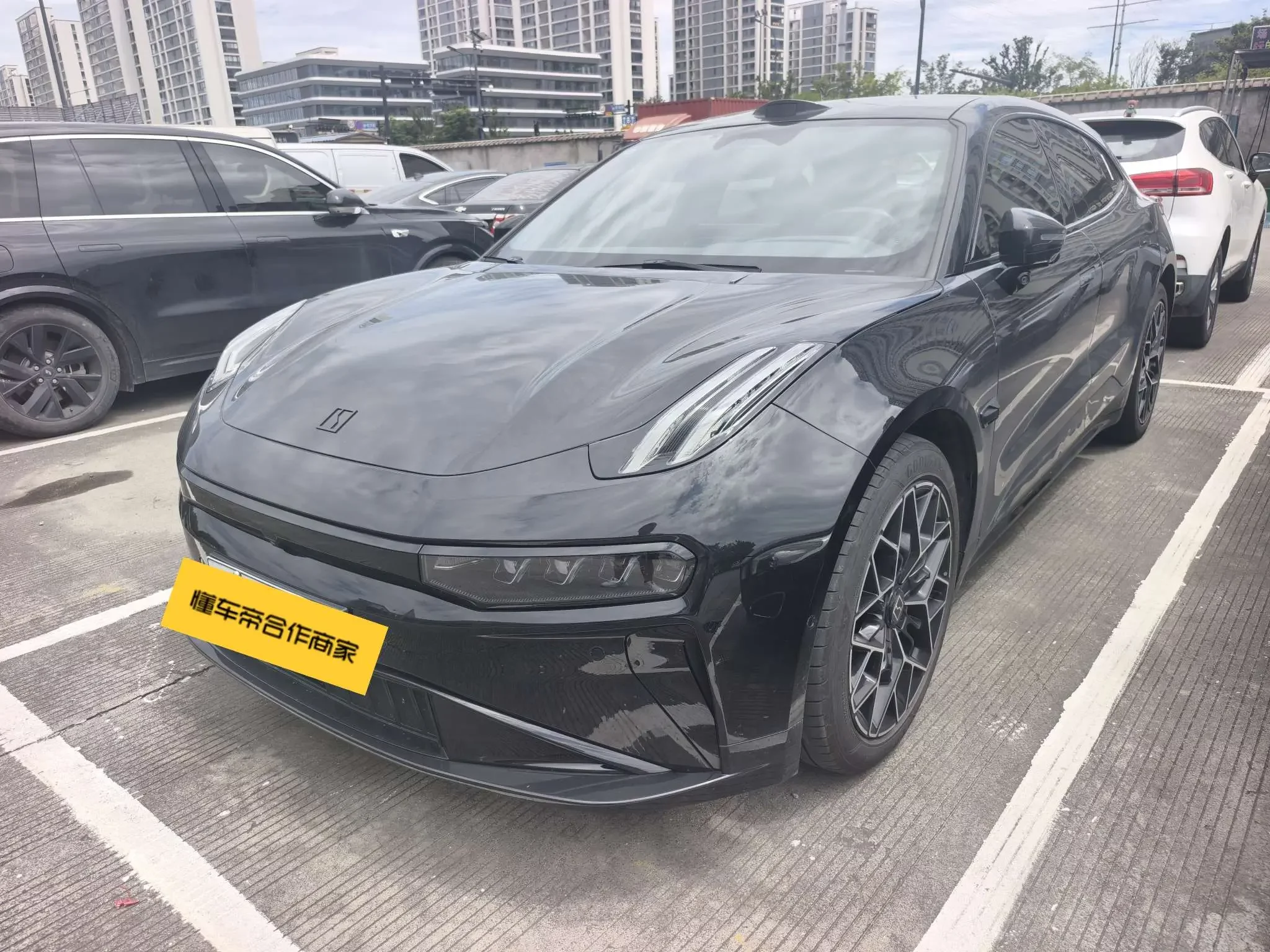 ZEEKR 001