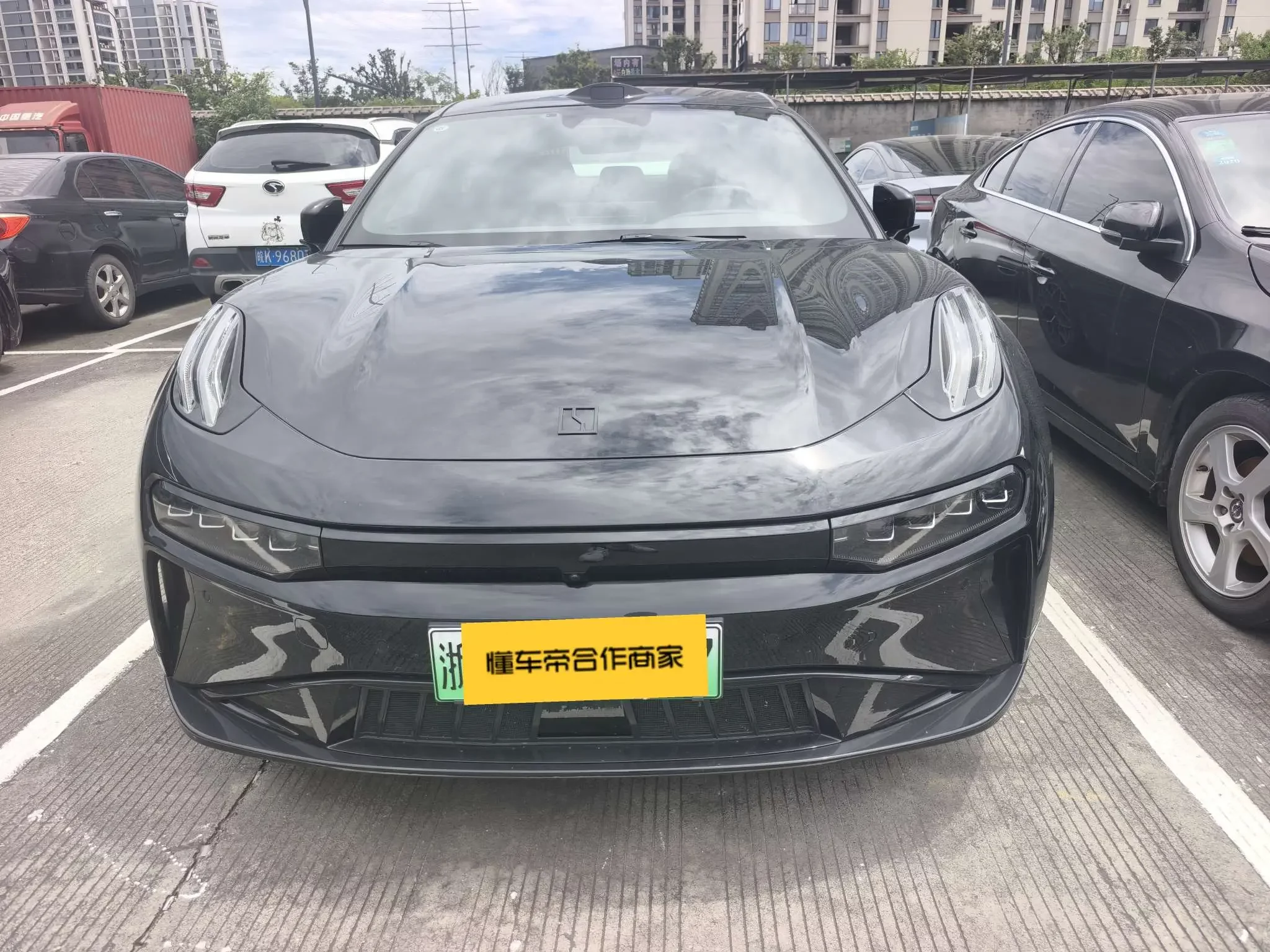 ZEEKR 001