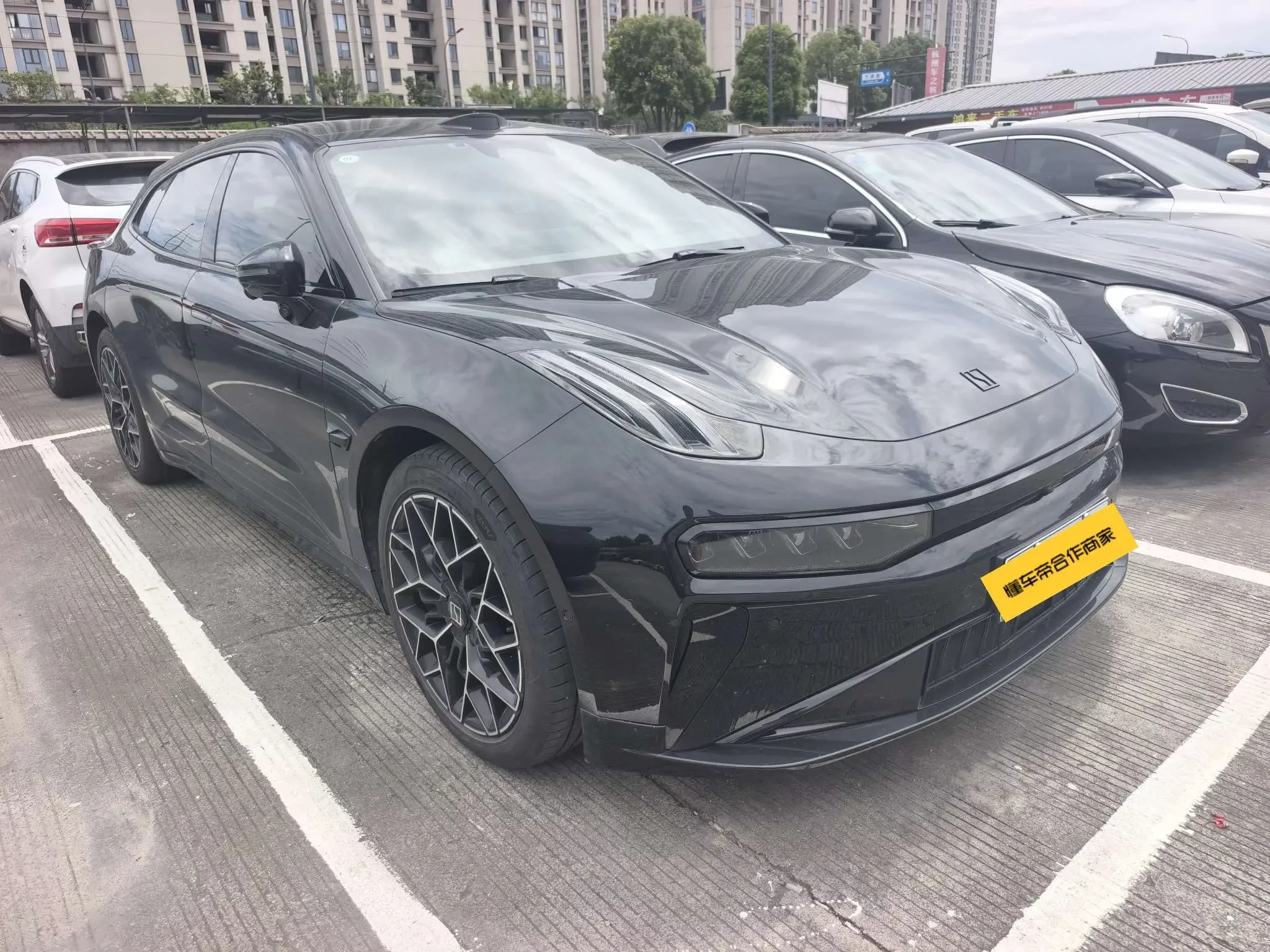ZEEKR 001