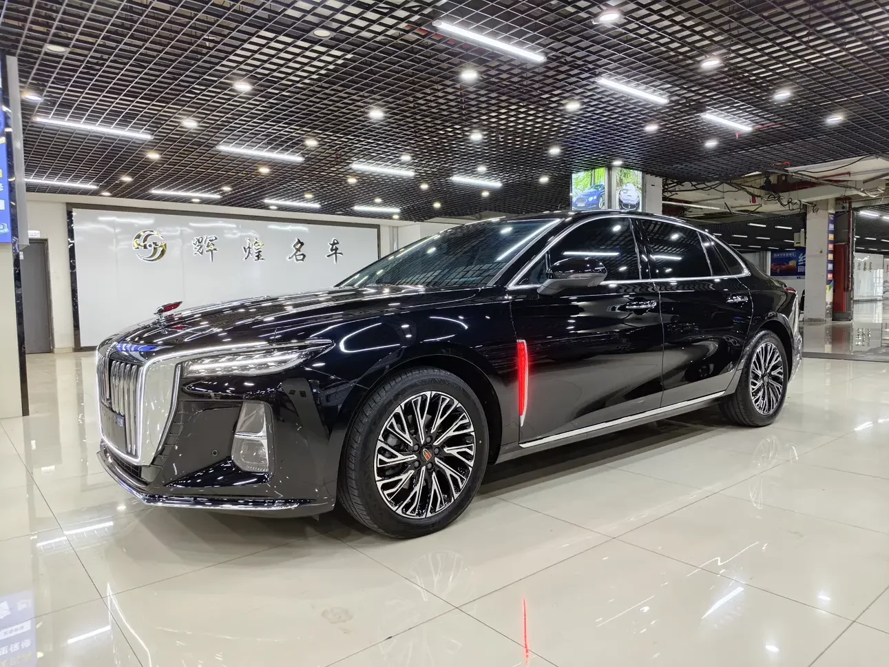 Hongqi H5  из Китая