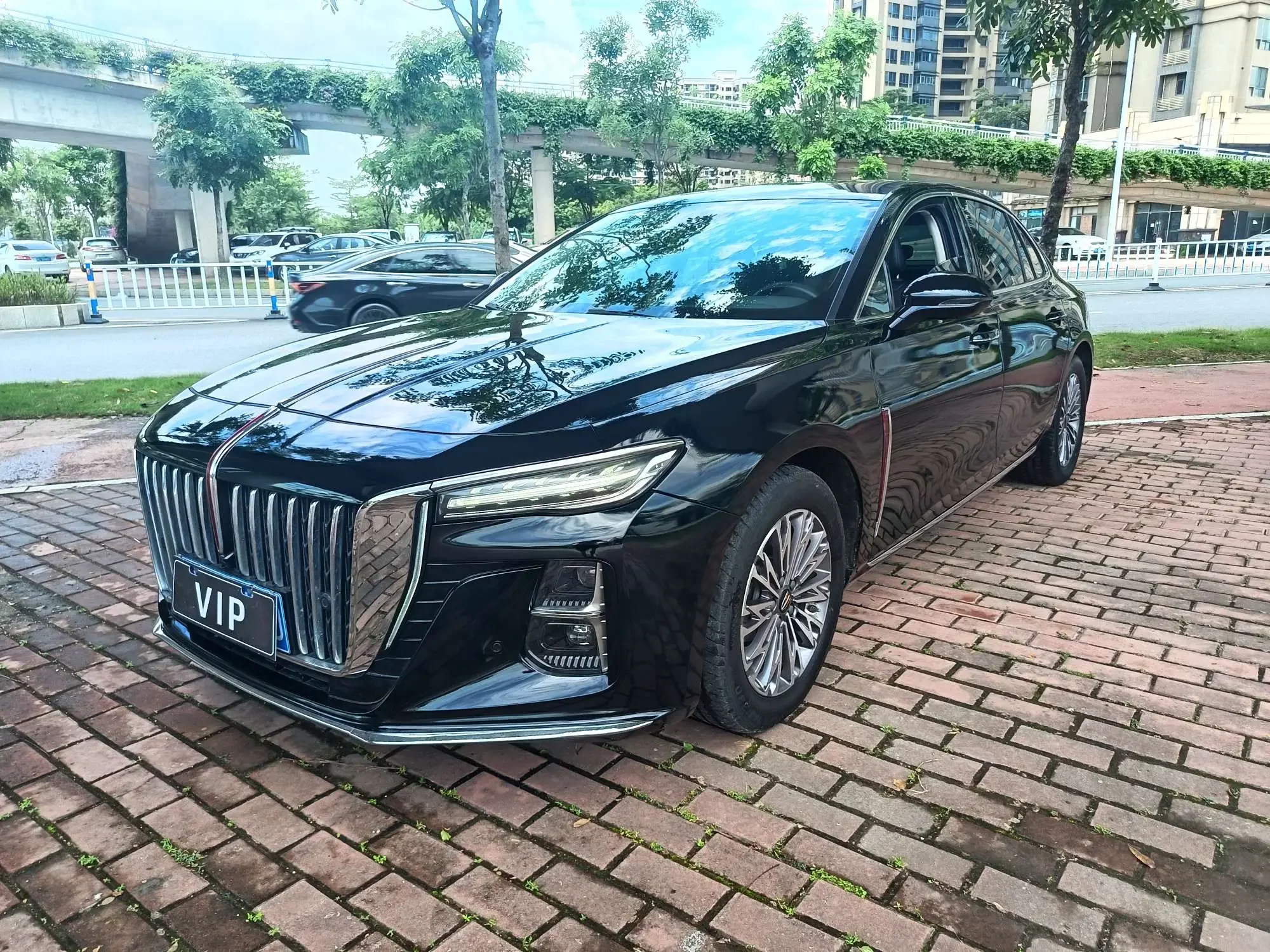 Hongqi H5