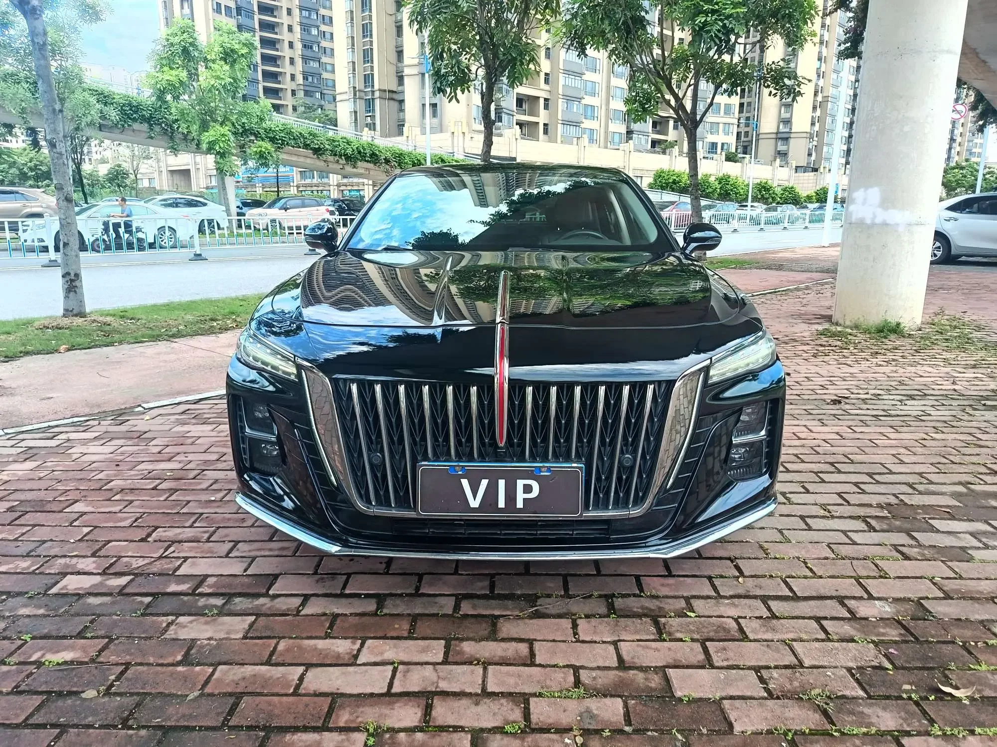 Hongqi H5