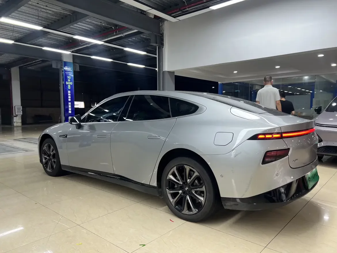 Xpeng P7