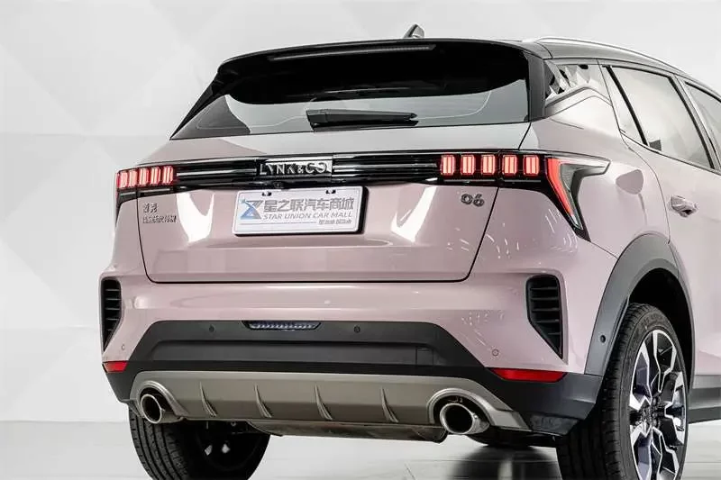 Lynk & Co 06