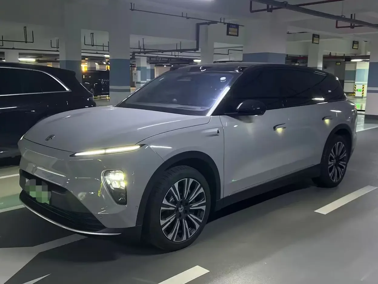 NIO ES8