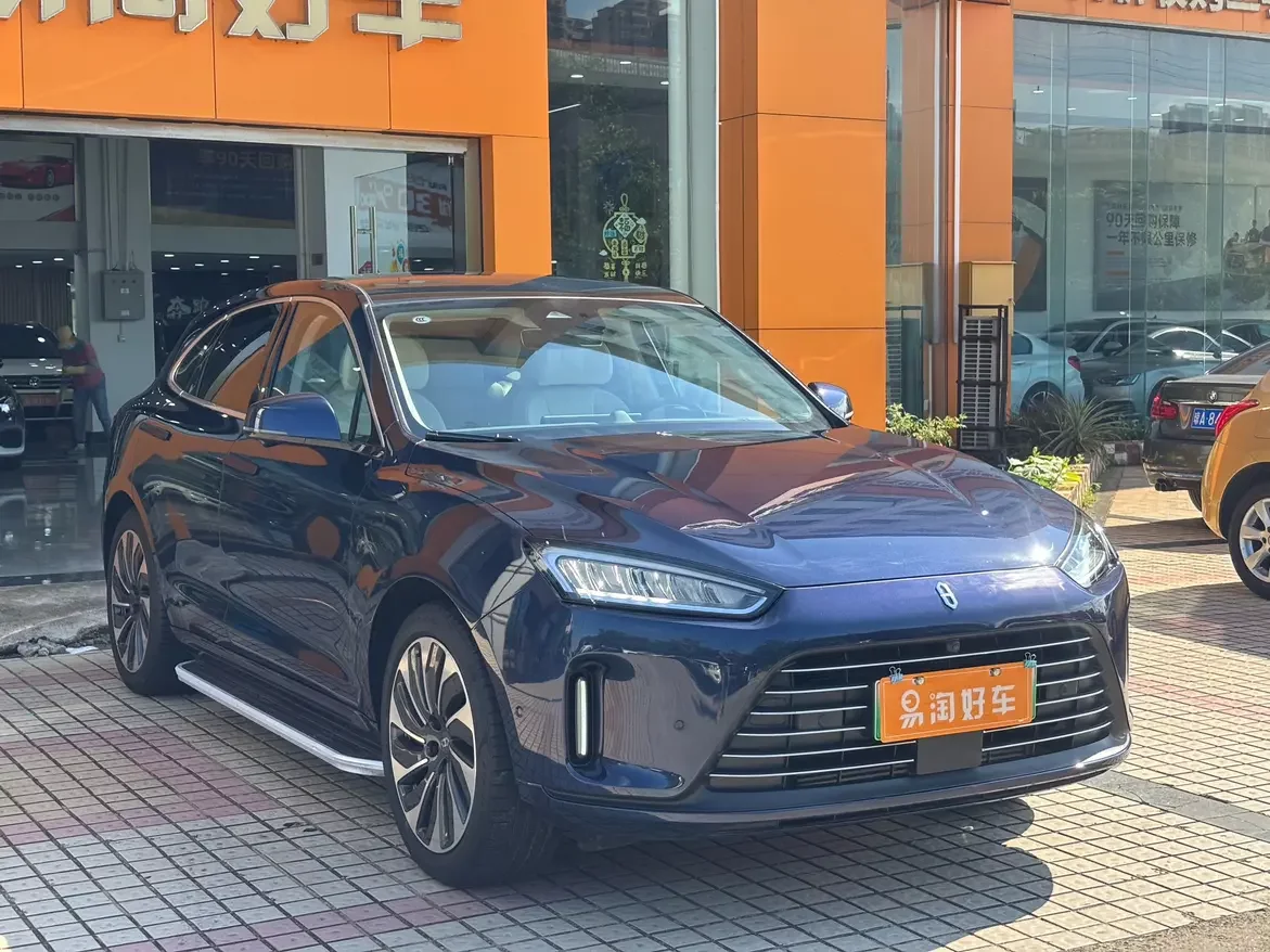 AITO M5