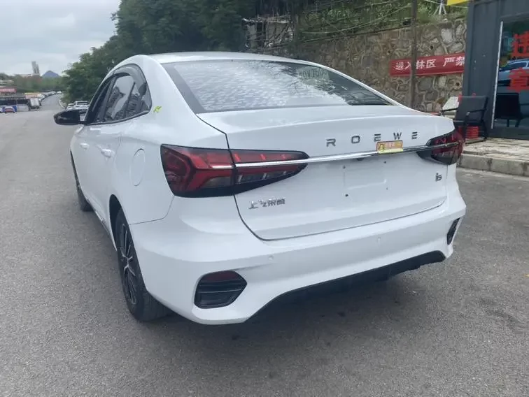 Roewe i5