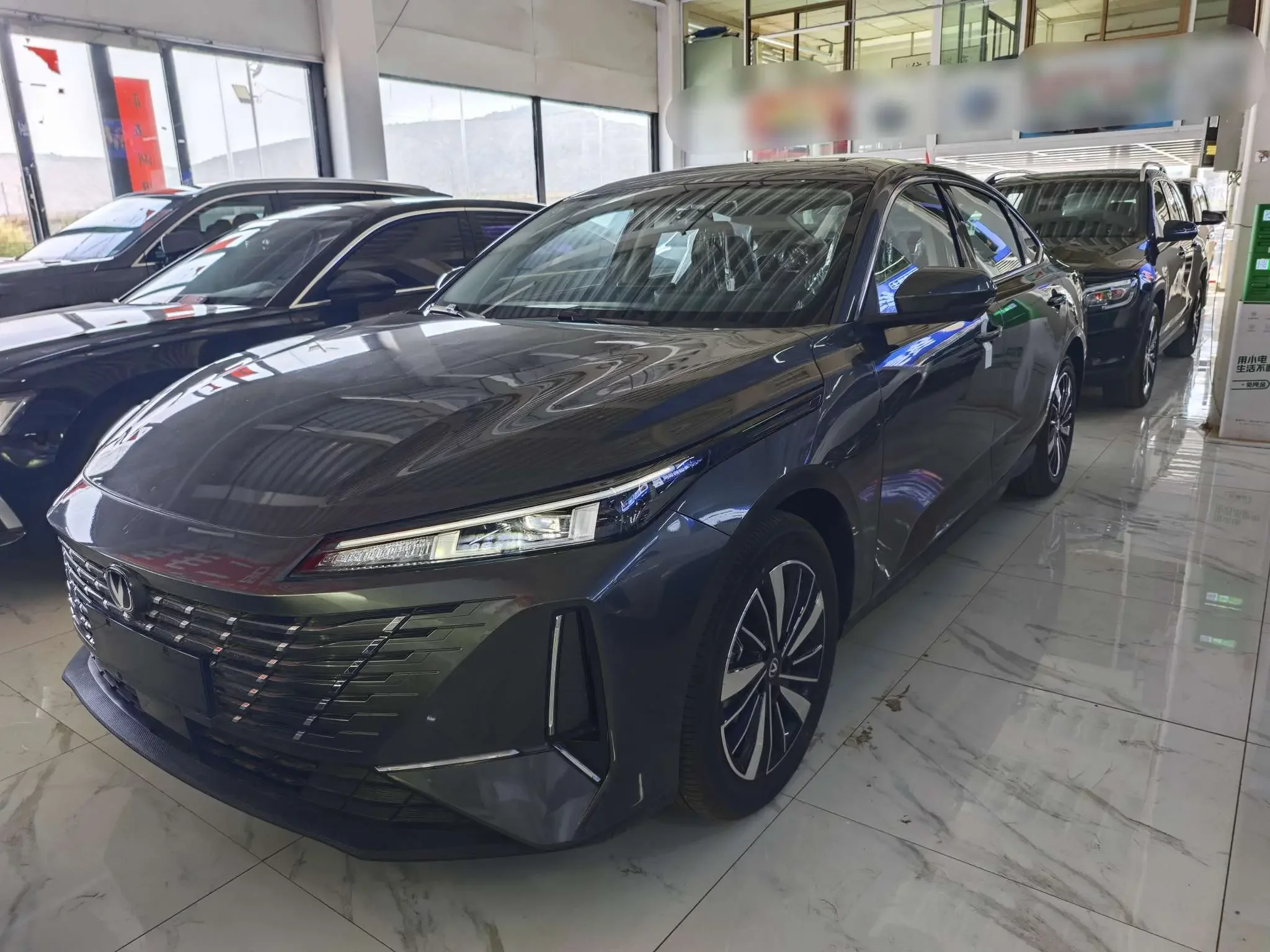 Changan Eado PHEV  из Китая