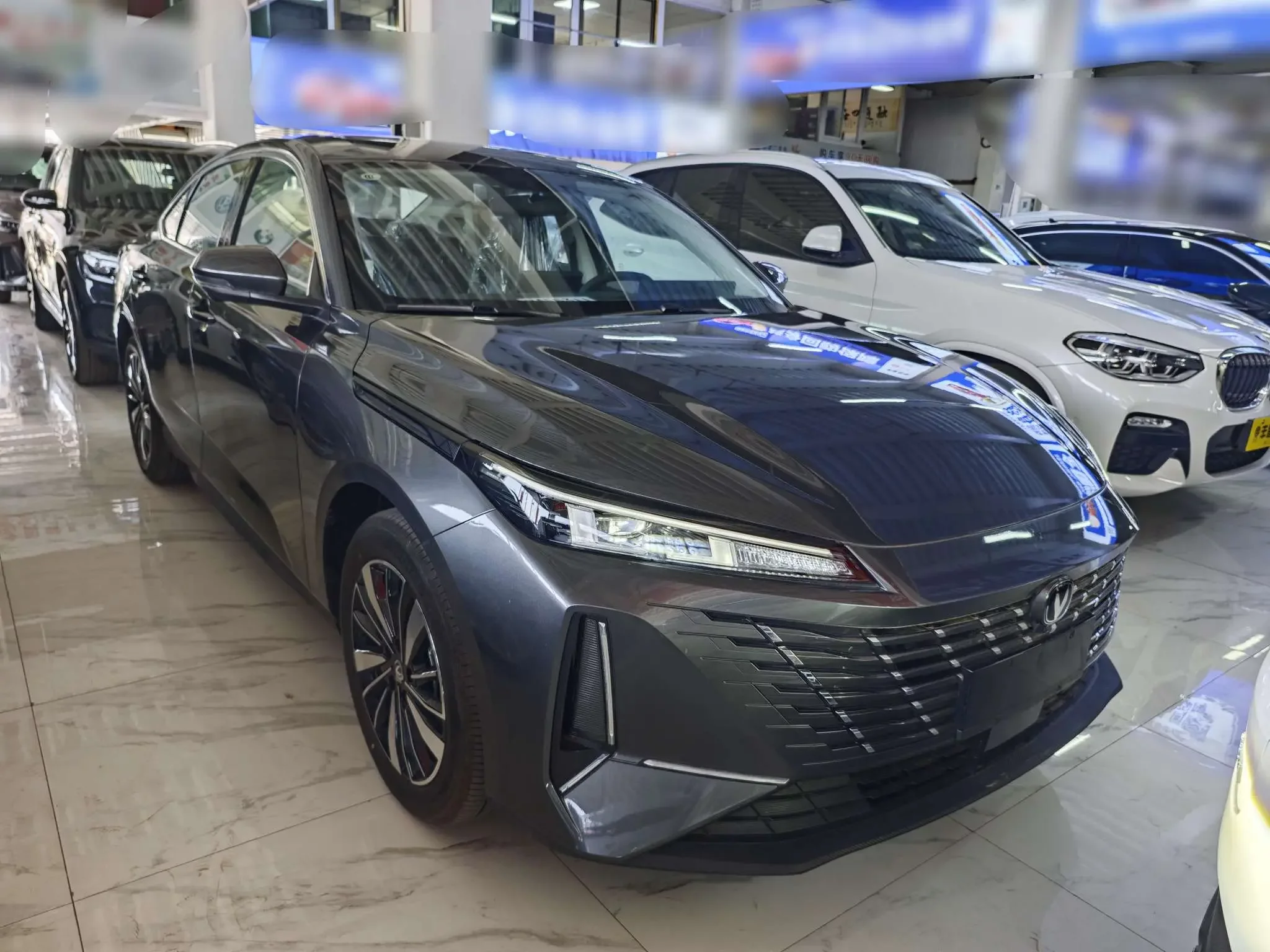 Changan Eado PHEV  из Китая
