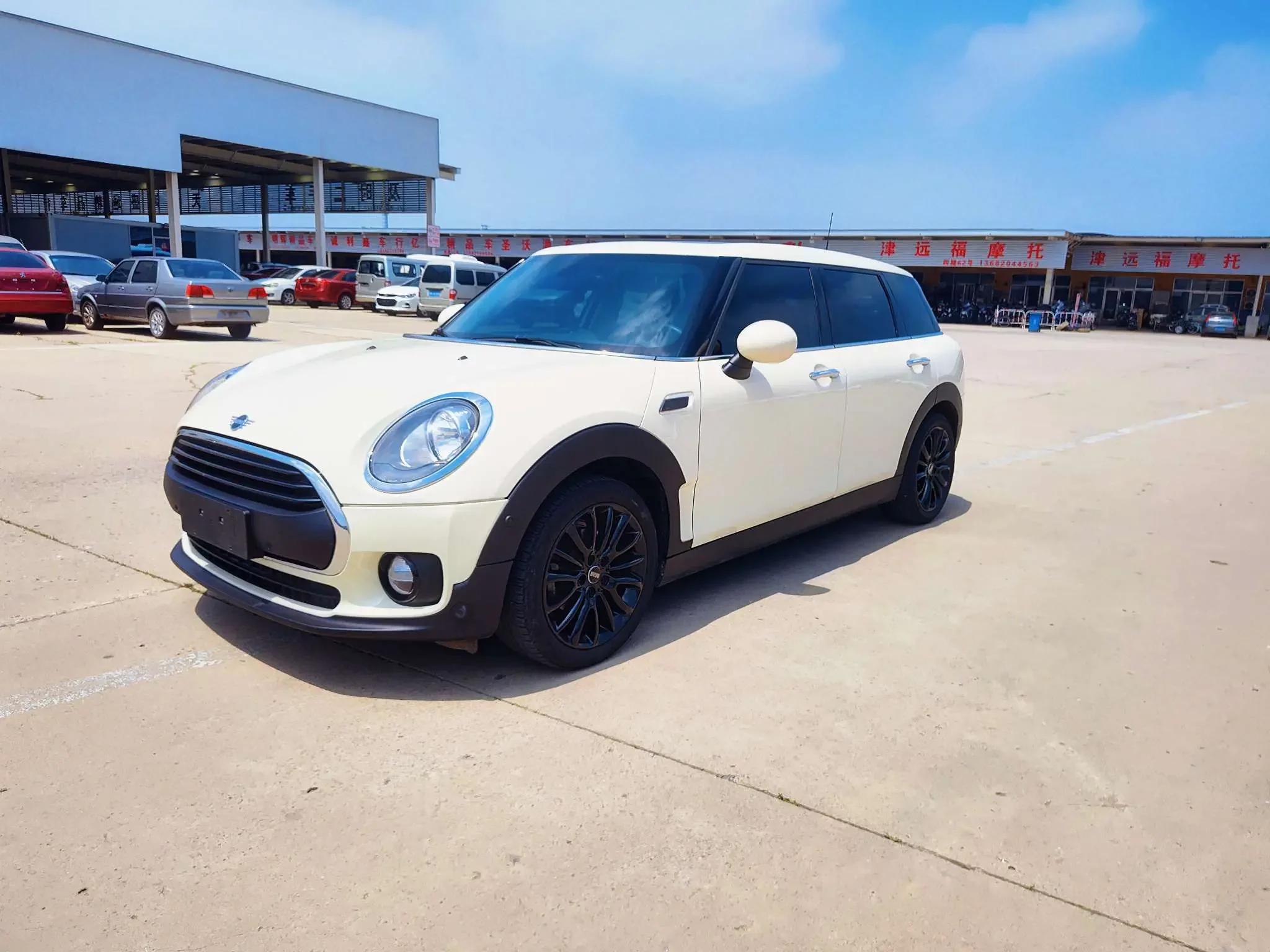 MINI CLUBMAN