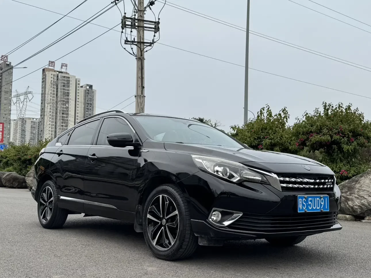 Kai Chen Venucia T90