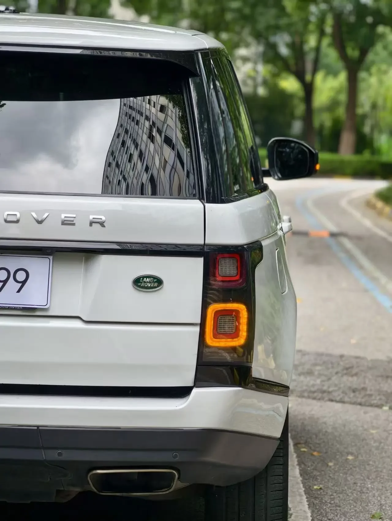 Land Rover range rover