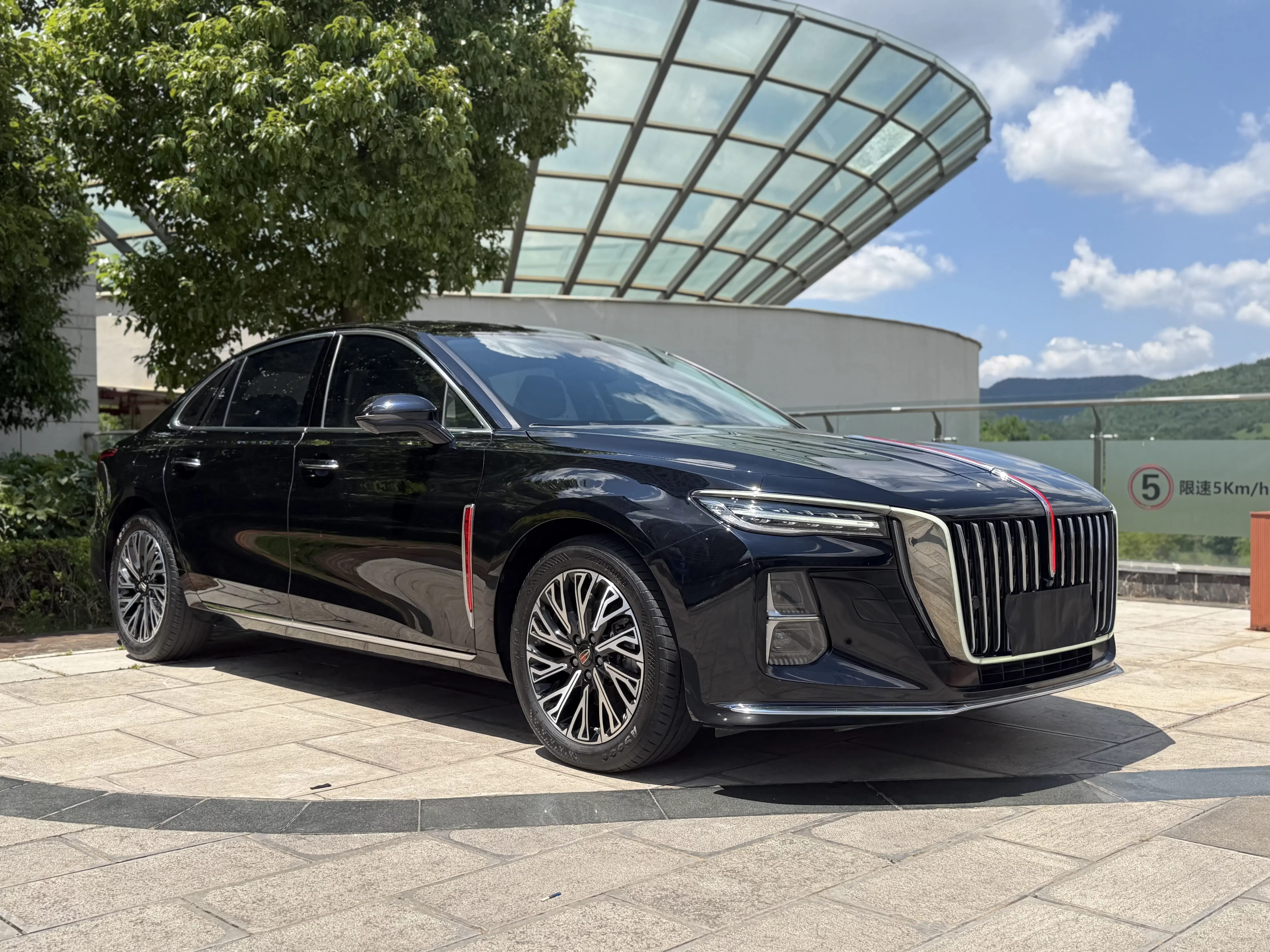 Hongqi H5
