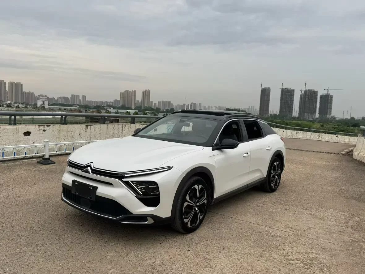 Citroën Versailles C5 X  из Китая