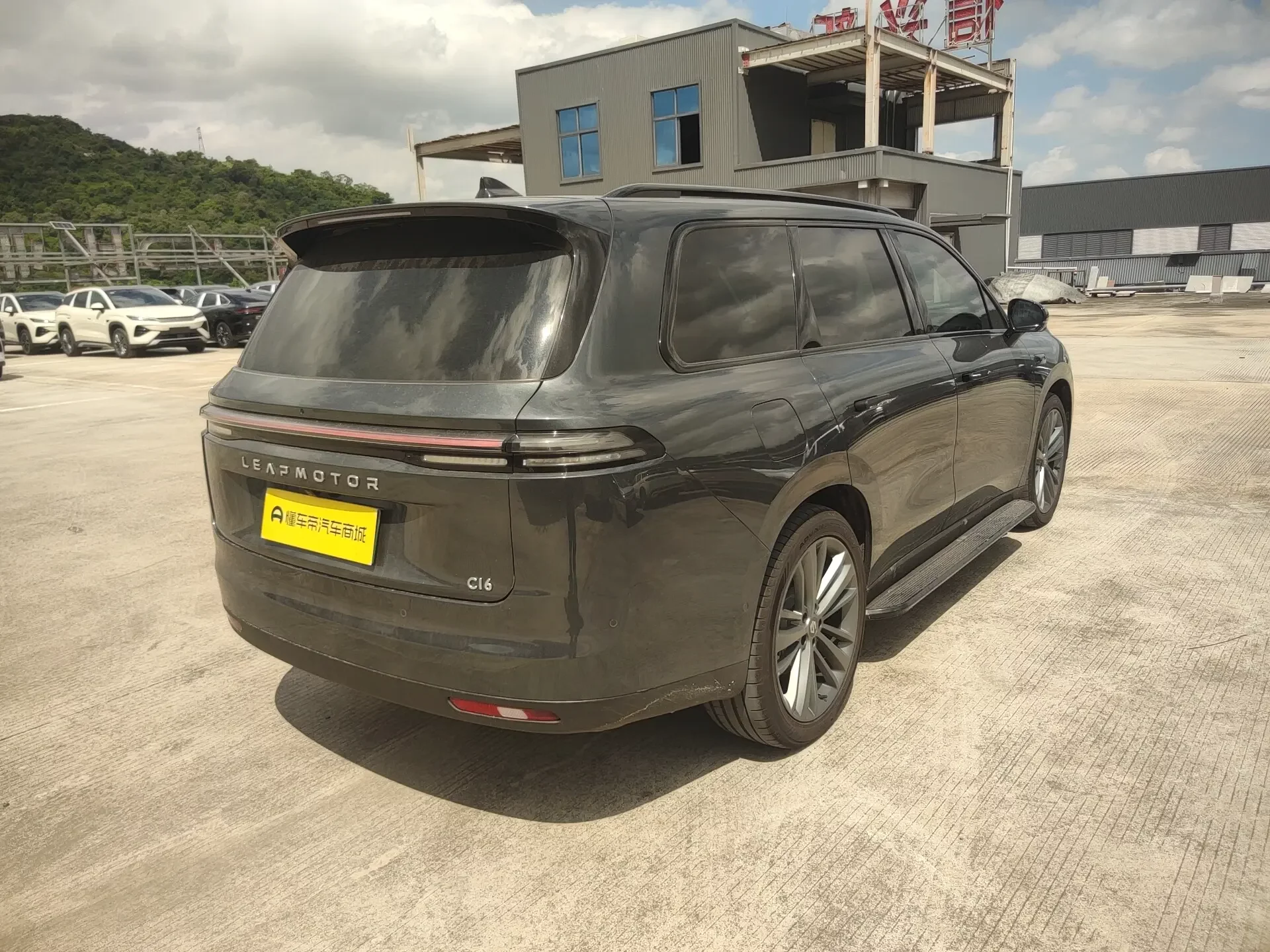 Leapmotor C16