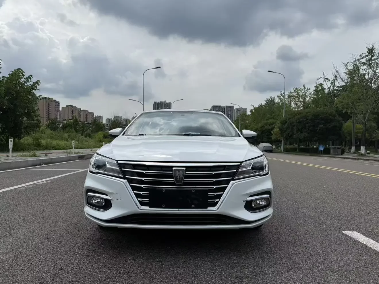 Roewe i5