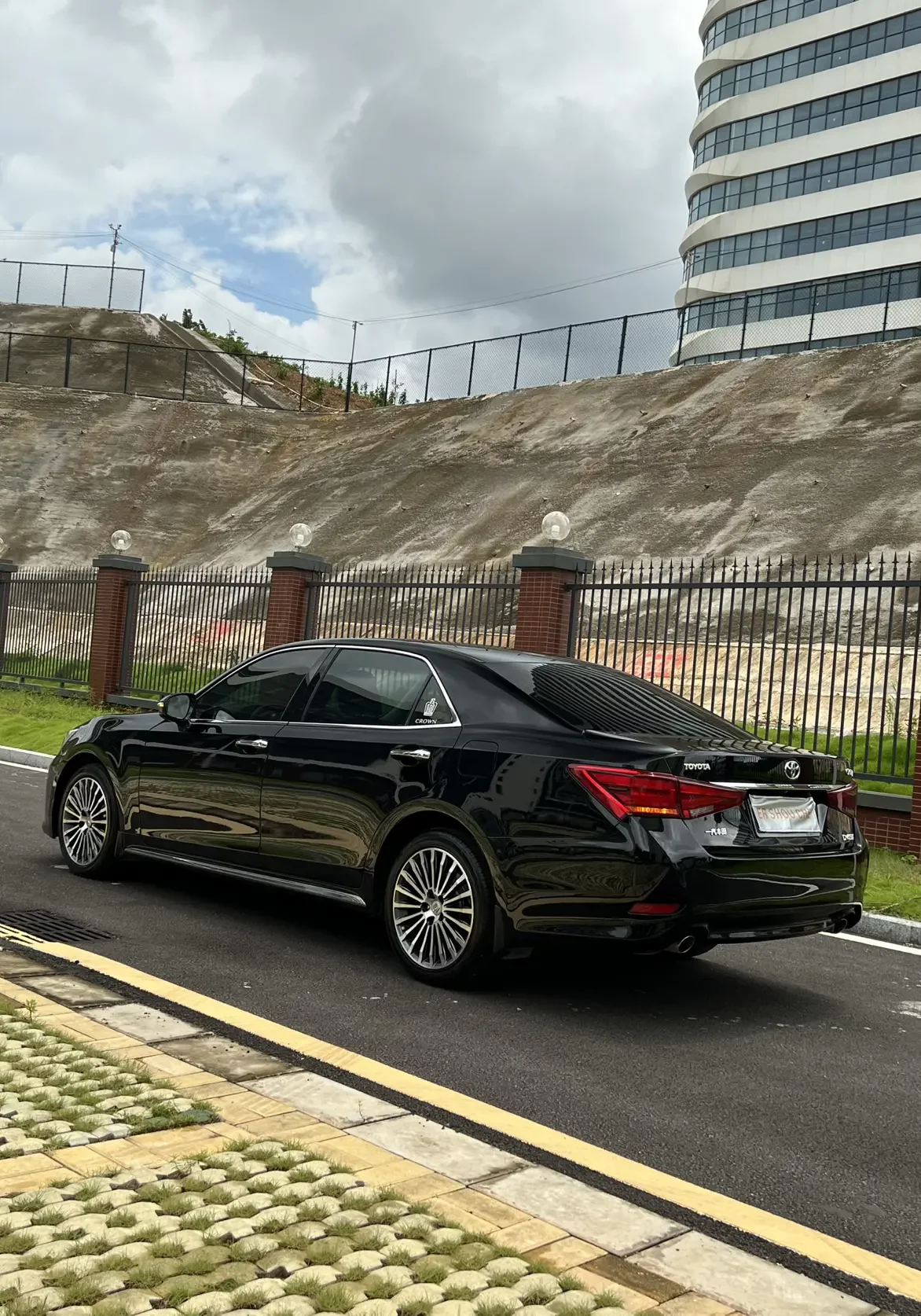 Toyota crown