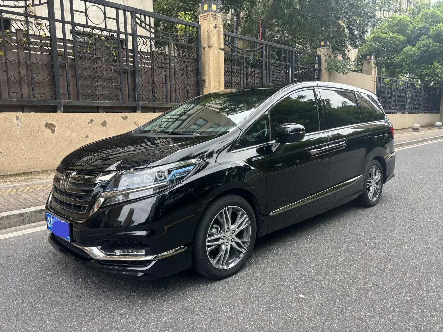Honda Elysion (Alison)  из Китая