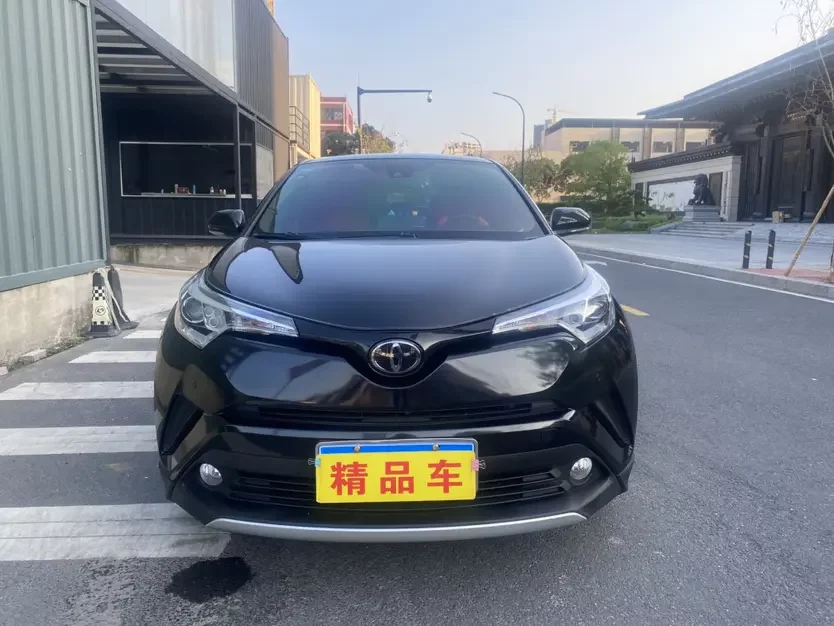 Toyota C-HR Hybrid (Yize IZOA)  из Китая