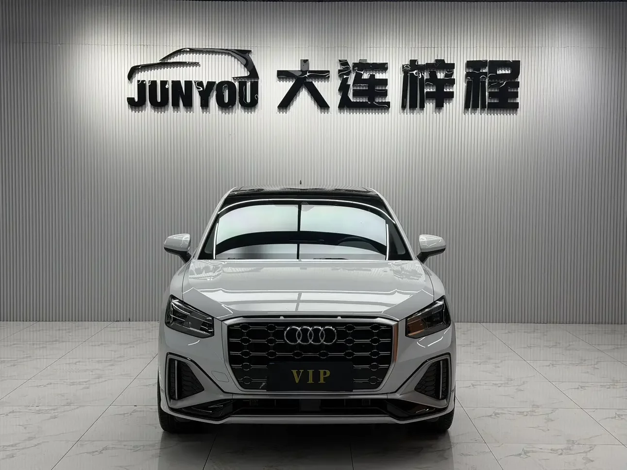 Audi Q2L