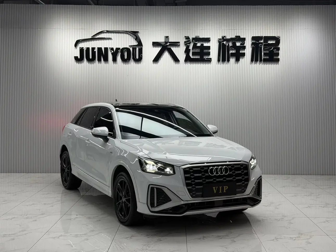 Audi Q2L