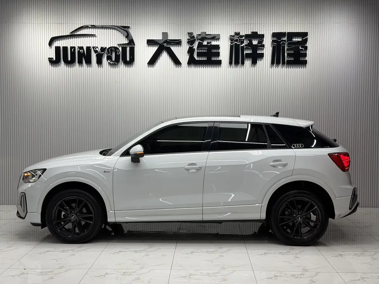 Audi Q2L